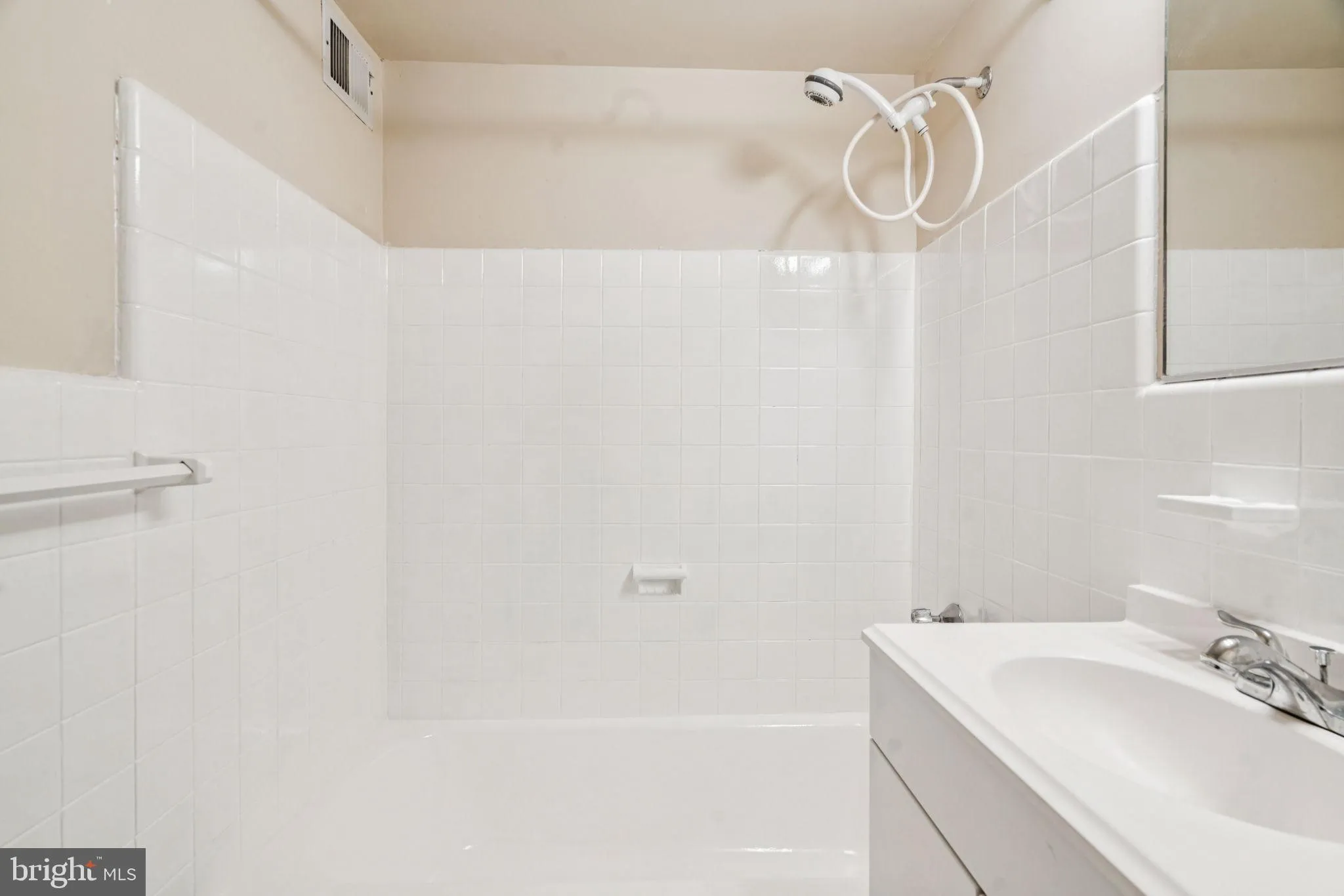 Philadelphia, Pennsylvania 19103, United States, ,1 BathroomBathrooms,Residential,Active,192335
