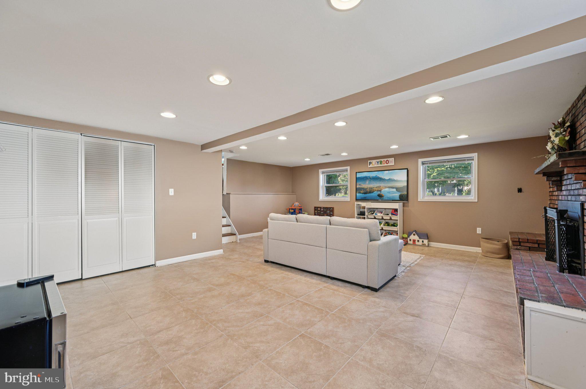 RIVA FARMS - Residential