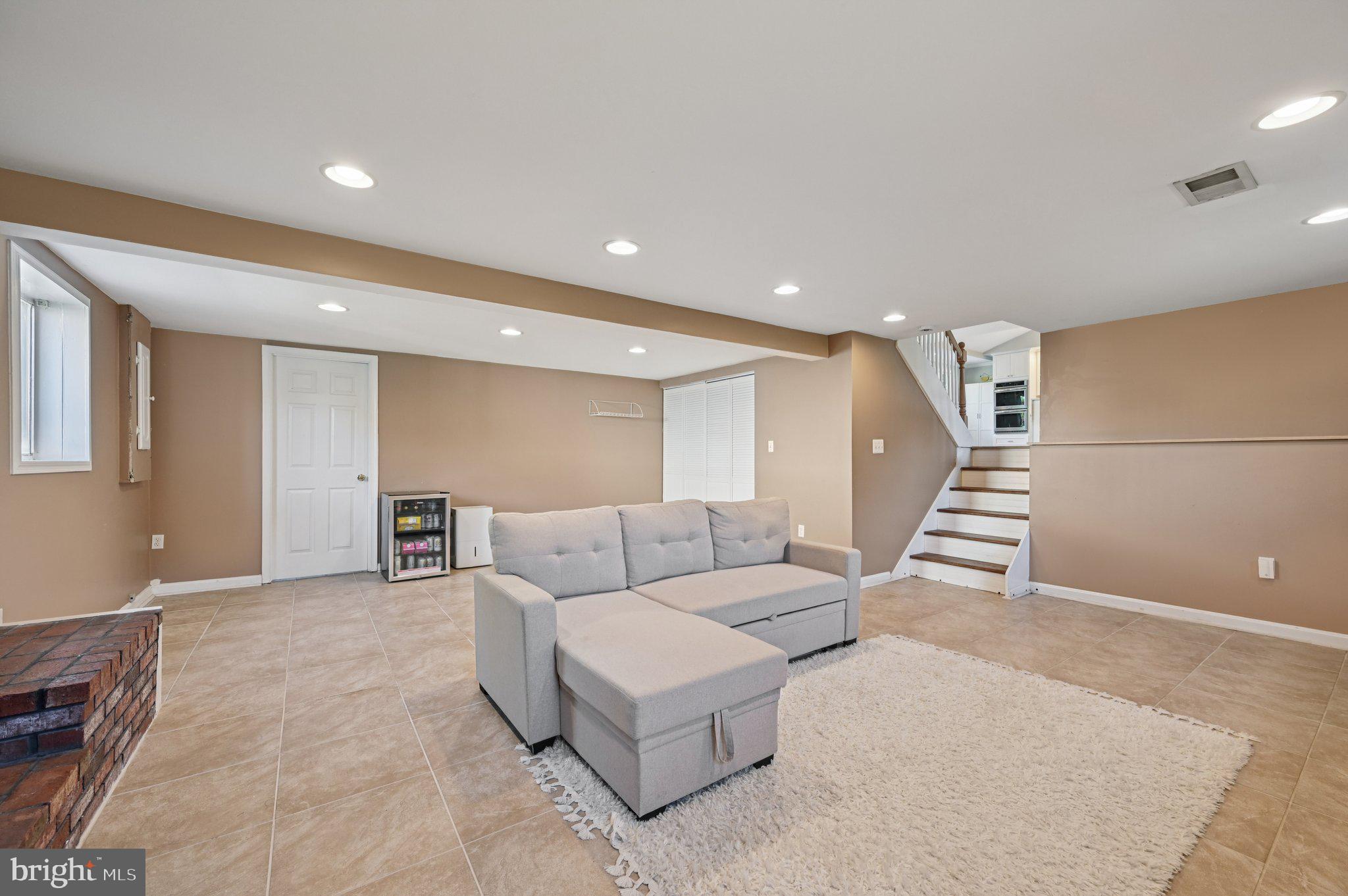 RIVA FARMS - Residential