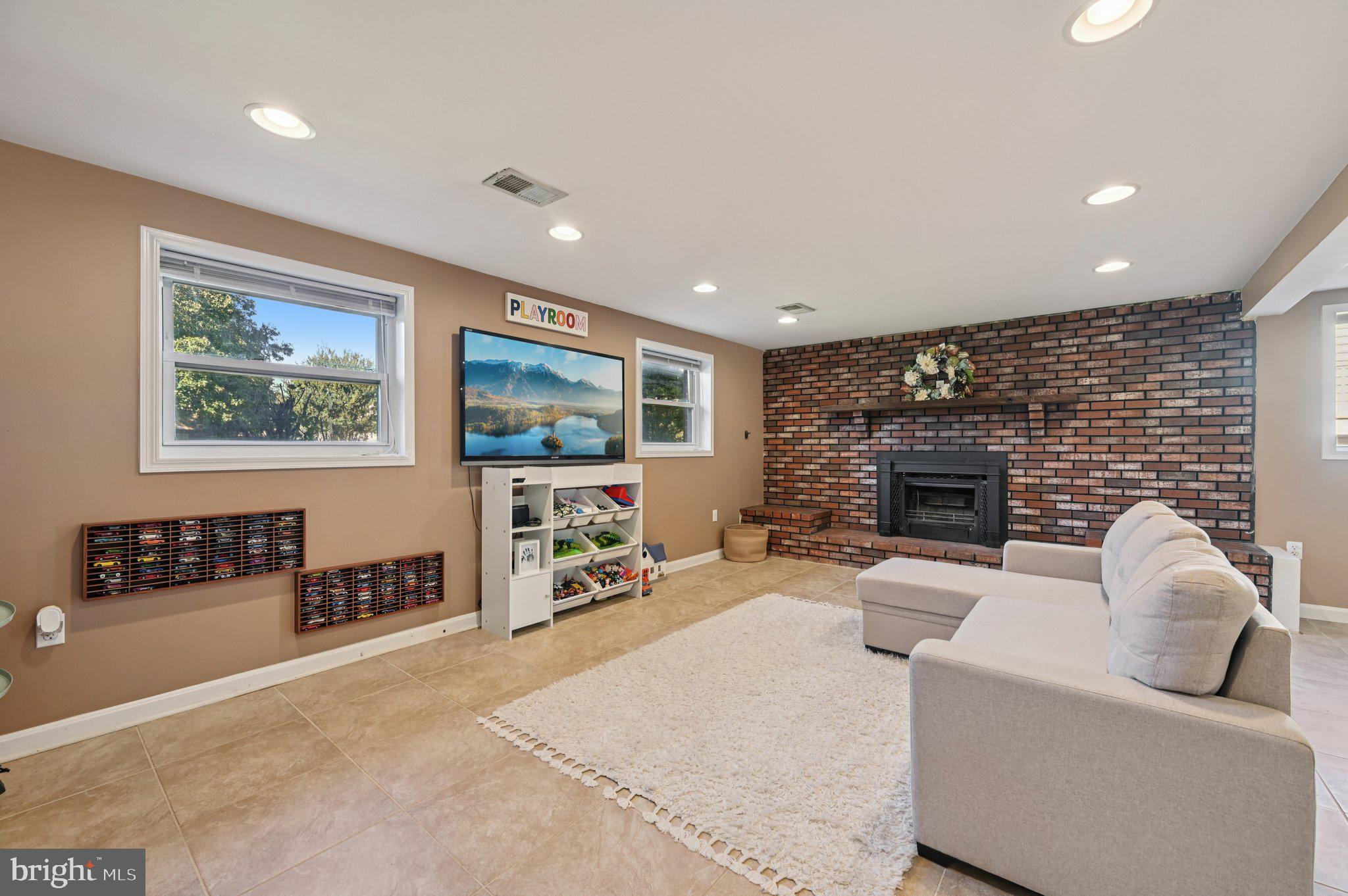 RIVA FARMS - Residential