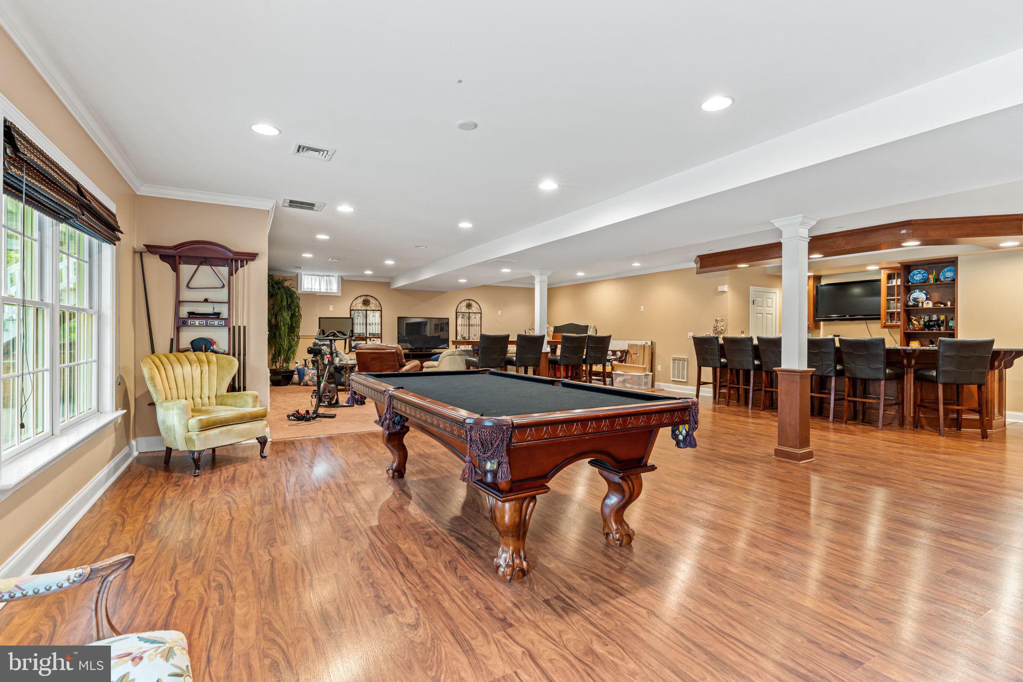 FOREST HILLS - Residential