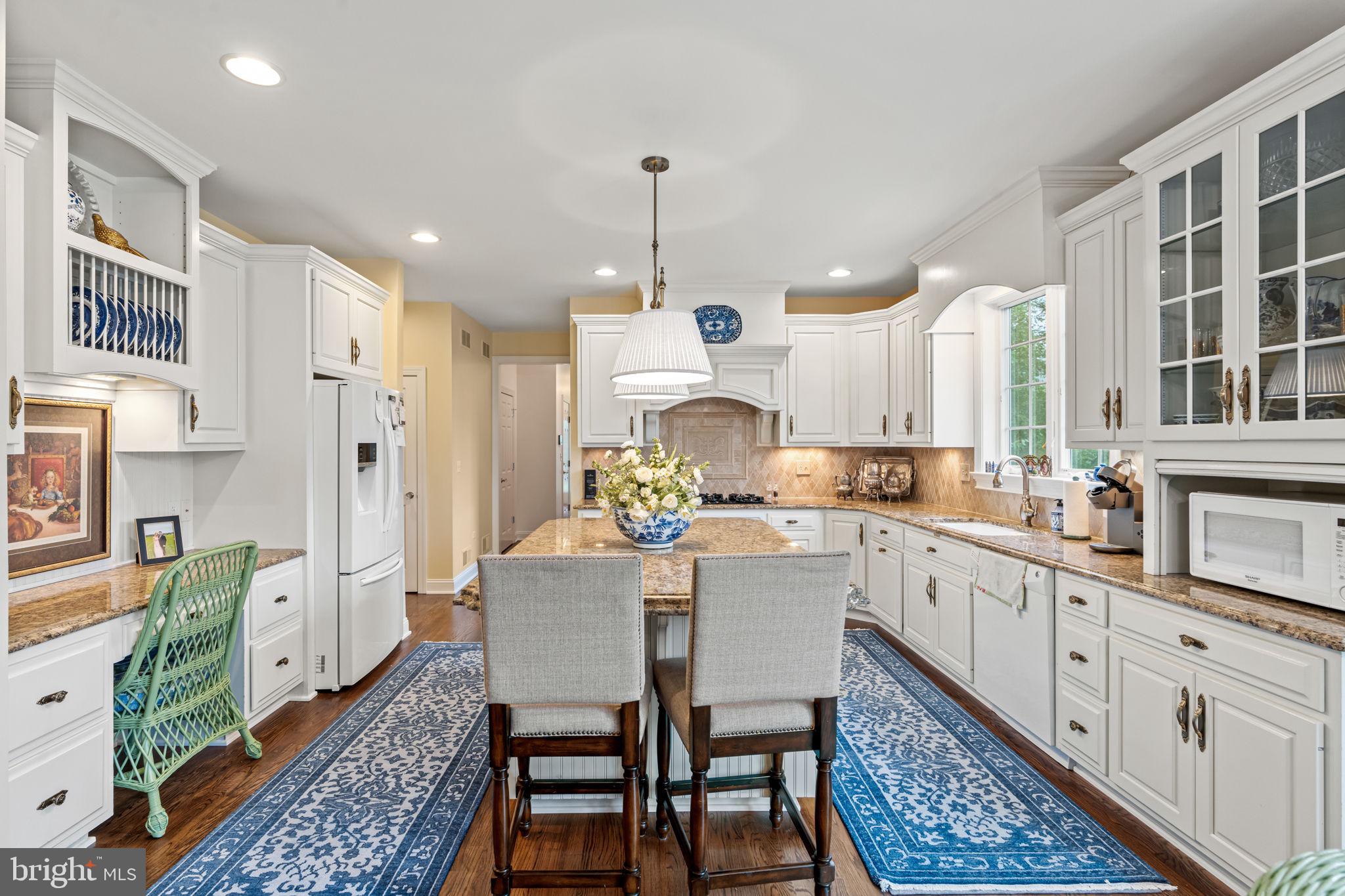 FOREST HILLS - Residential