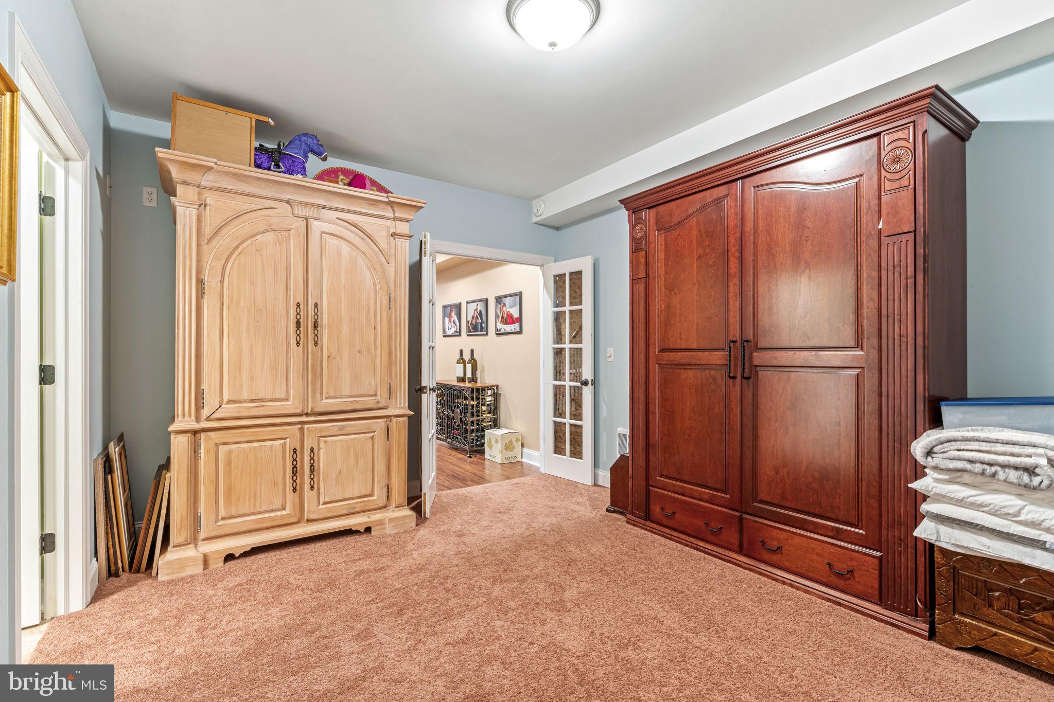 FOREST HILLS - Residential