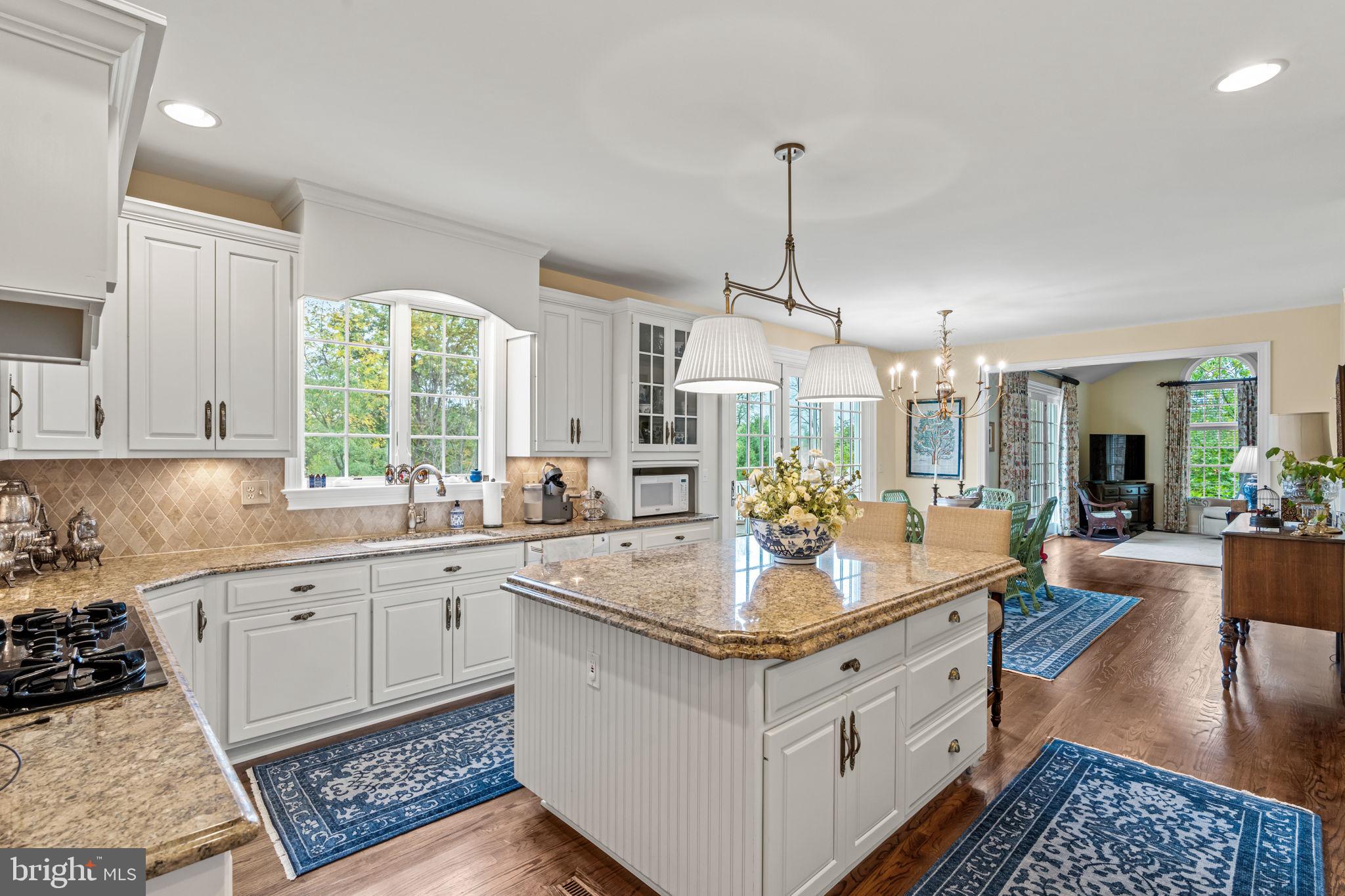 FOREST HILLS - Residential