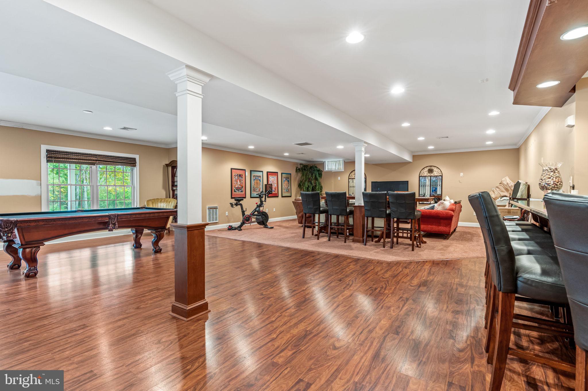 FOREST HILLS - Residential