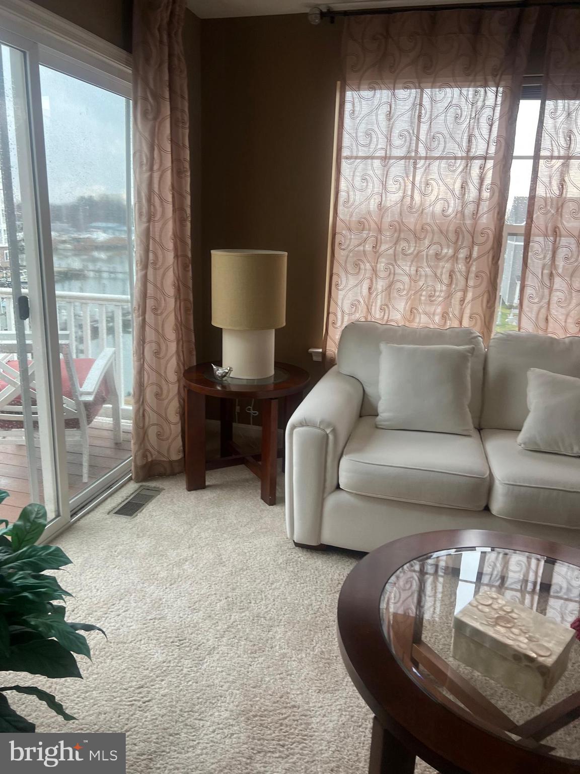 DEEP HARBOUR - Residential Lease