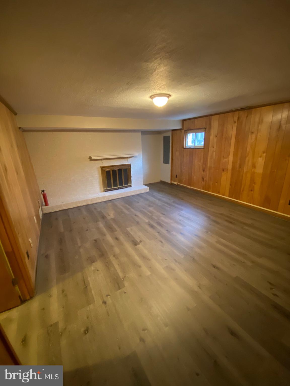 BAILEYS CROSSROADS - Residential