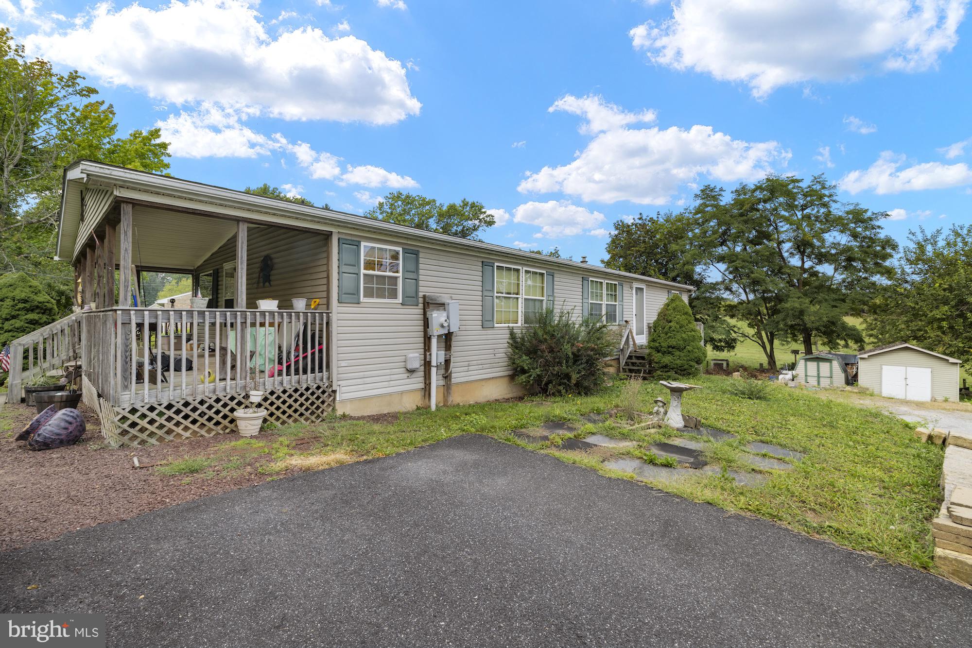 534 RACETRACK ROAD