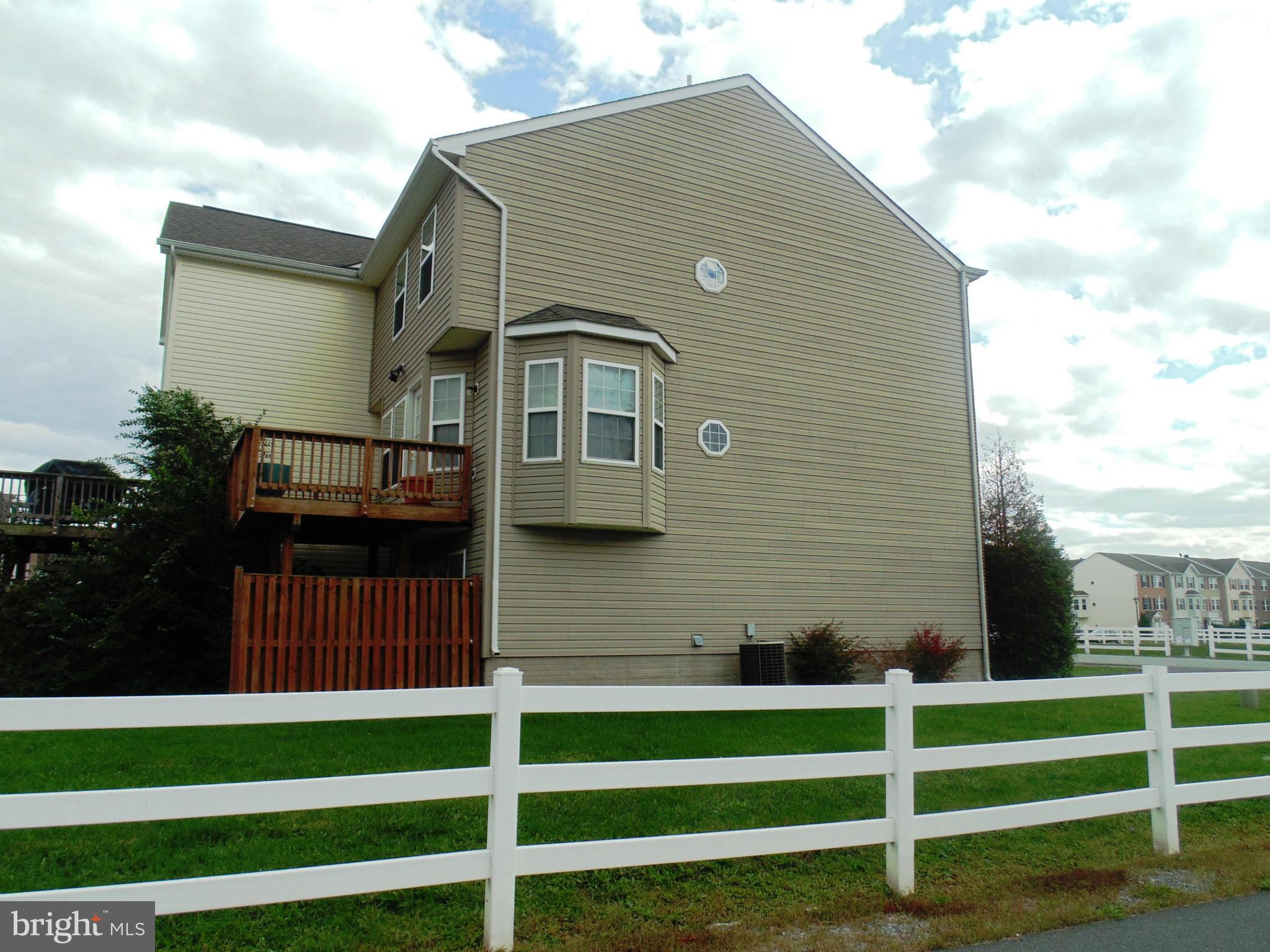 MANOR PARK - Residential Lease