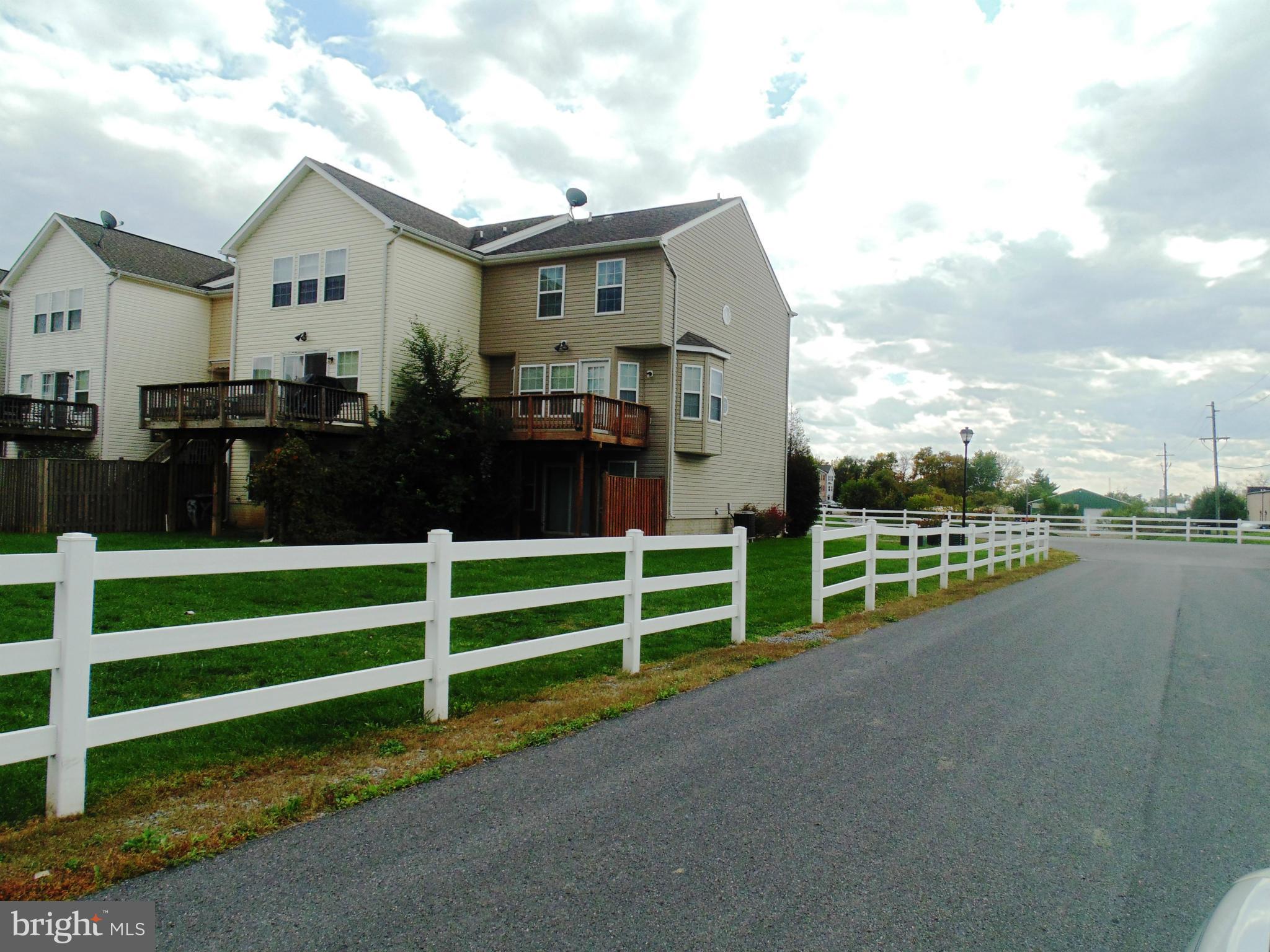 MANOR PARK - Residential Lease