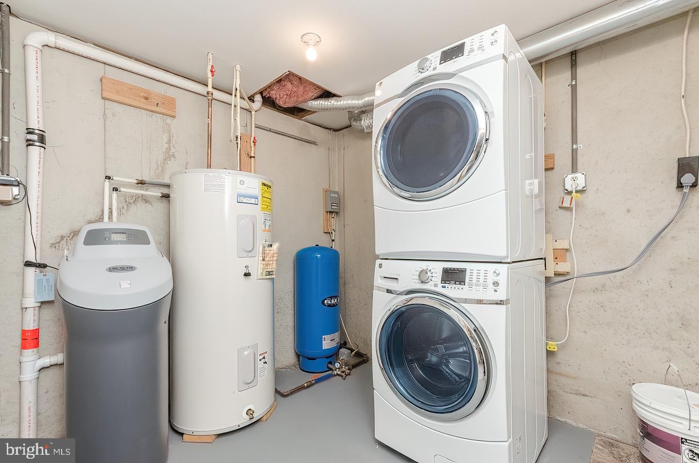 POTOMAC FARMS - Residential