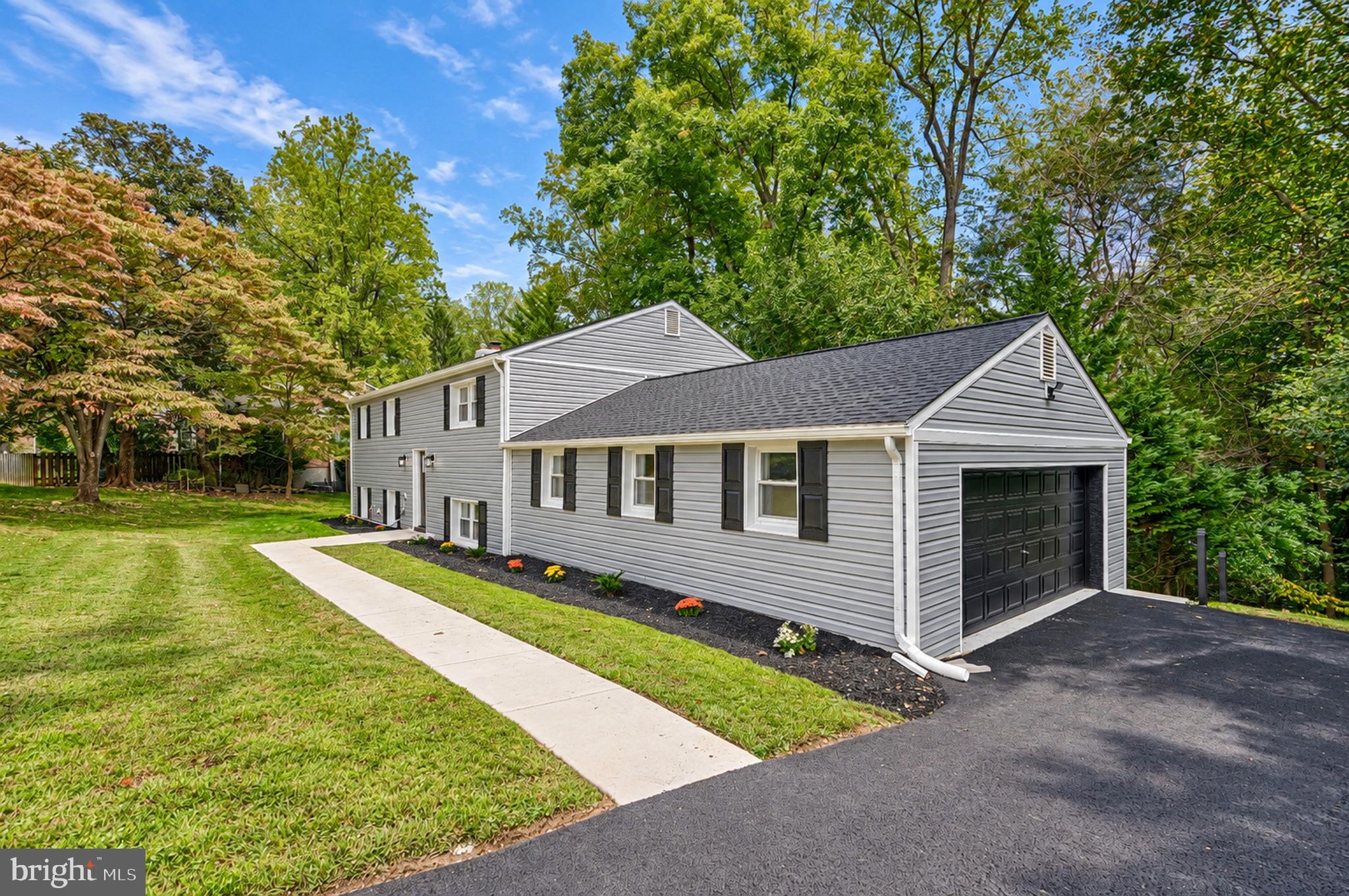 1017 ROXLEIGH ROAD