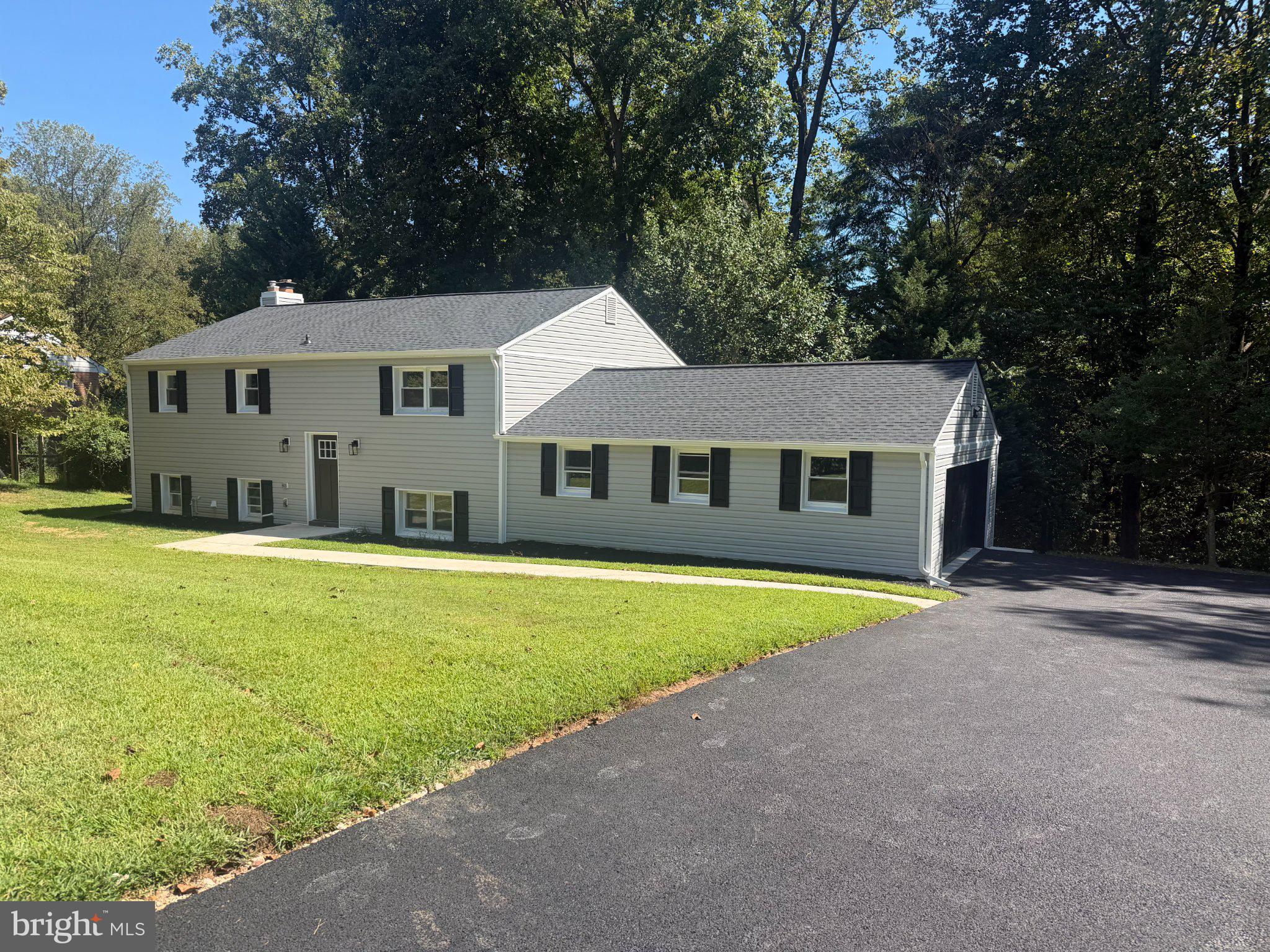 1017 ROXLEIGH ROAD
