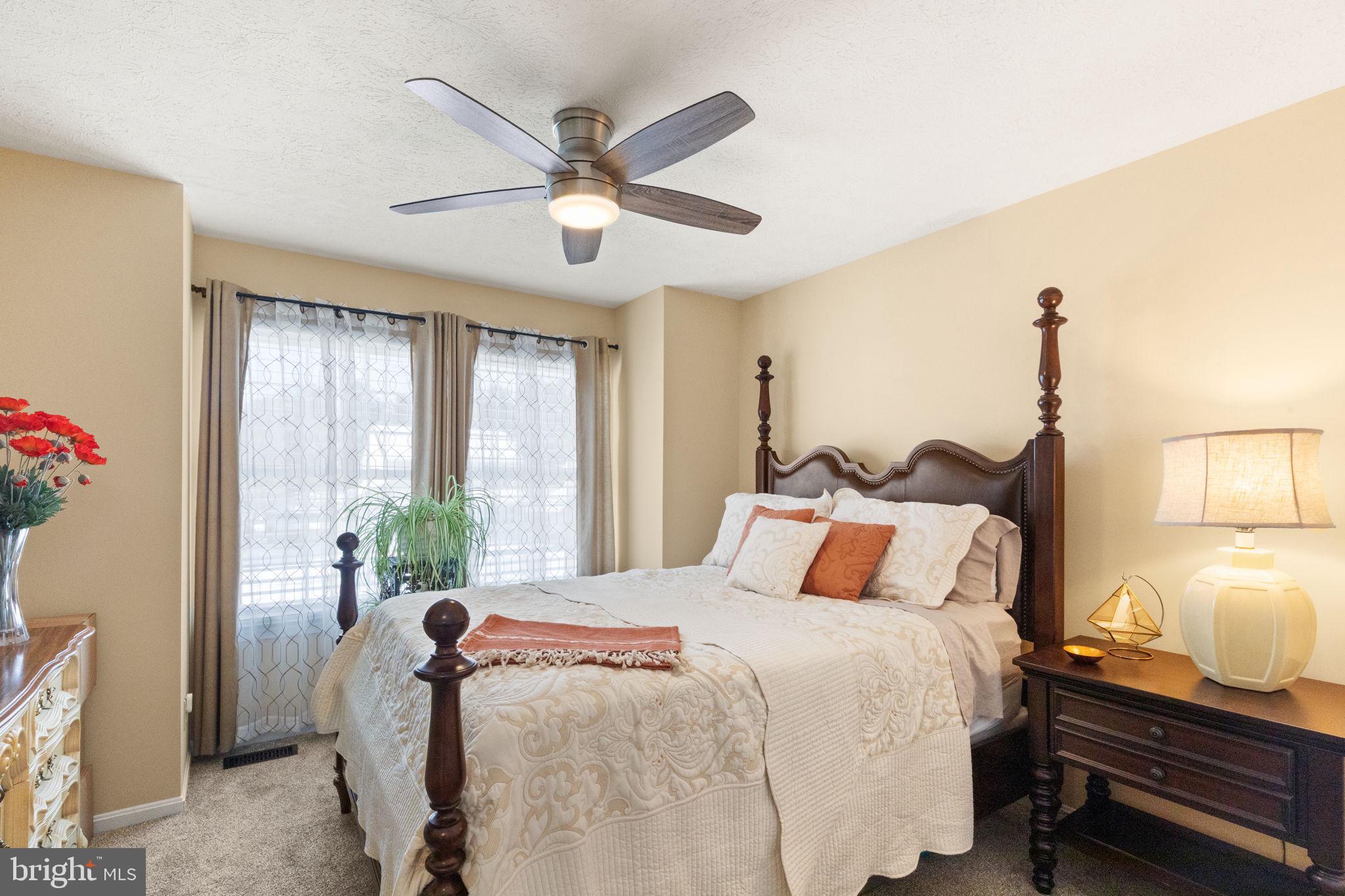 CONSTANT FRIENDSHIP - Residential