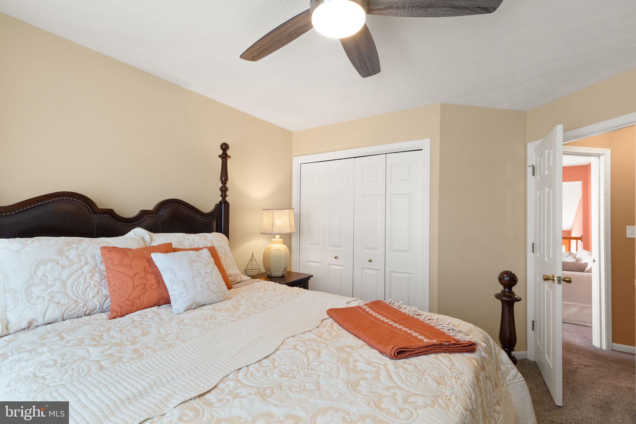 CONSTANT FRIENDSHIP - Residential