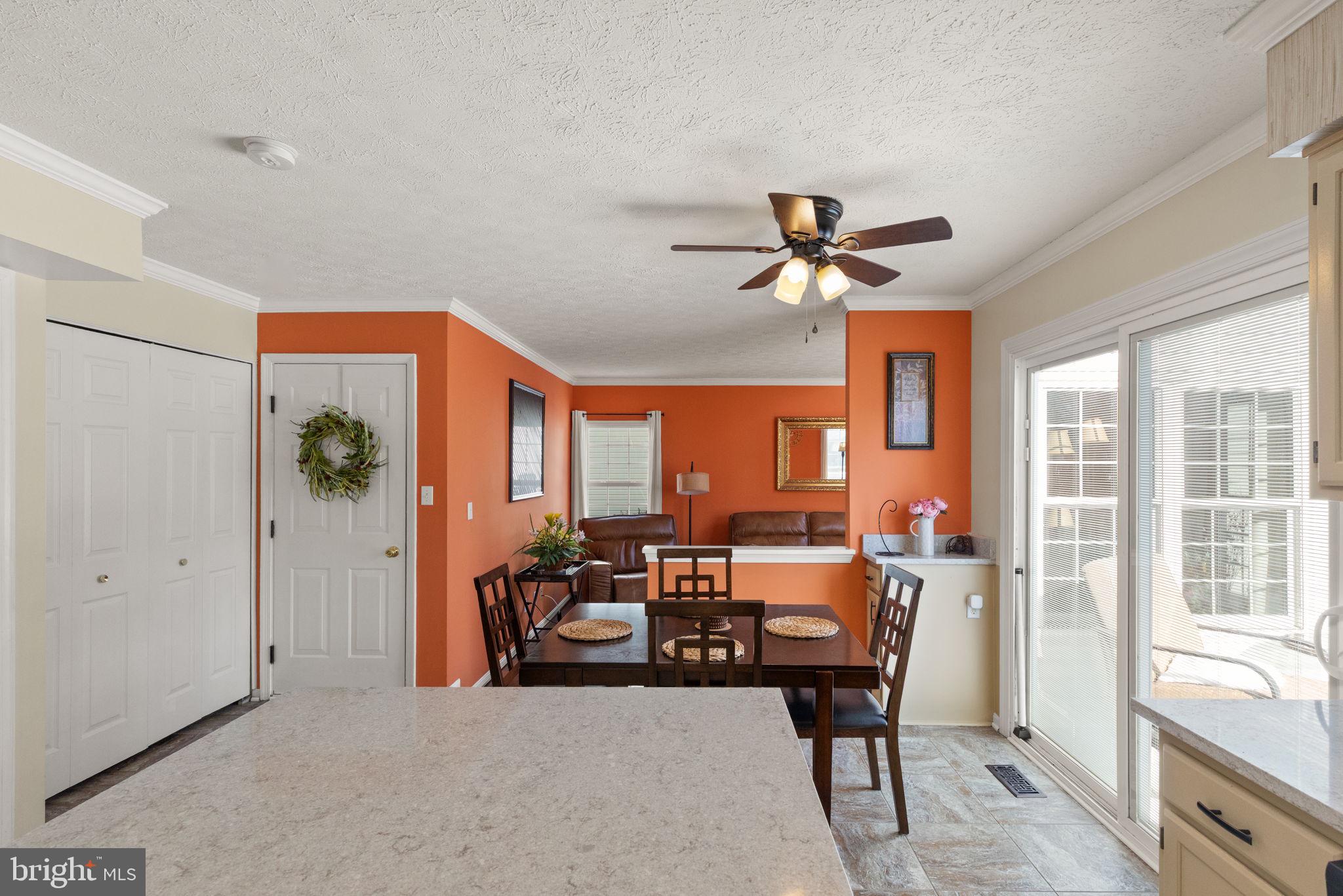 CONSTANT FRIENDSHIP - Residential