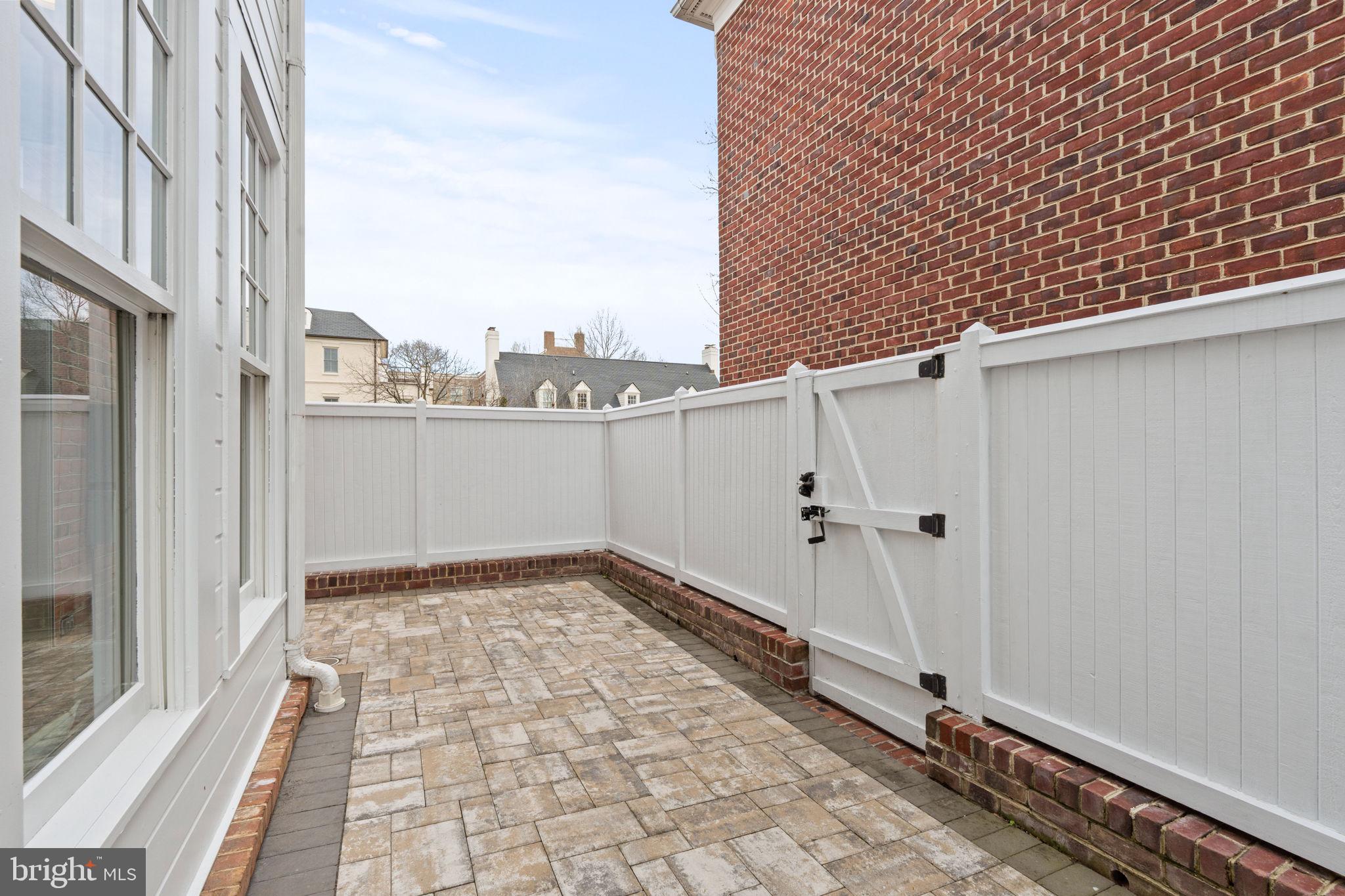 OLD TOWN GATEWAY - Residential