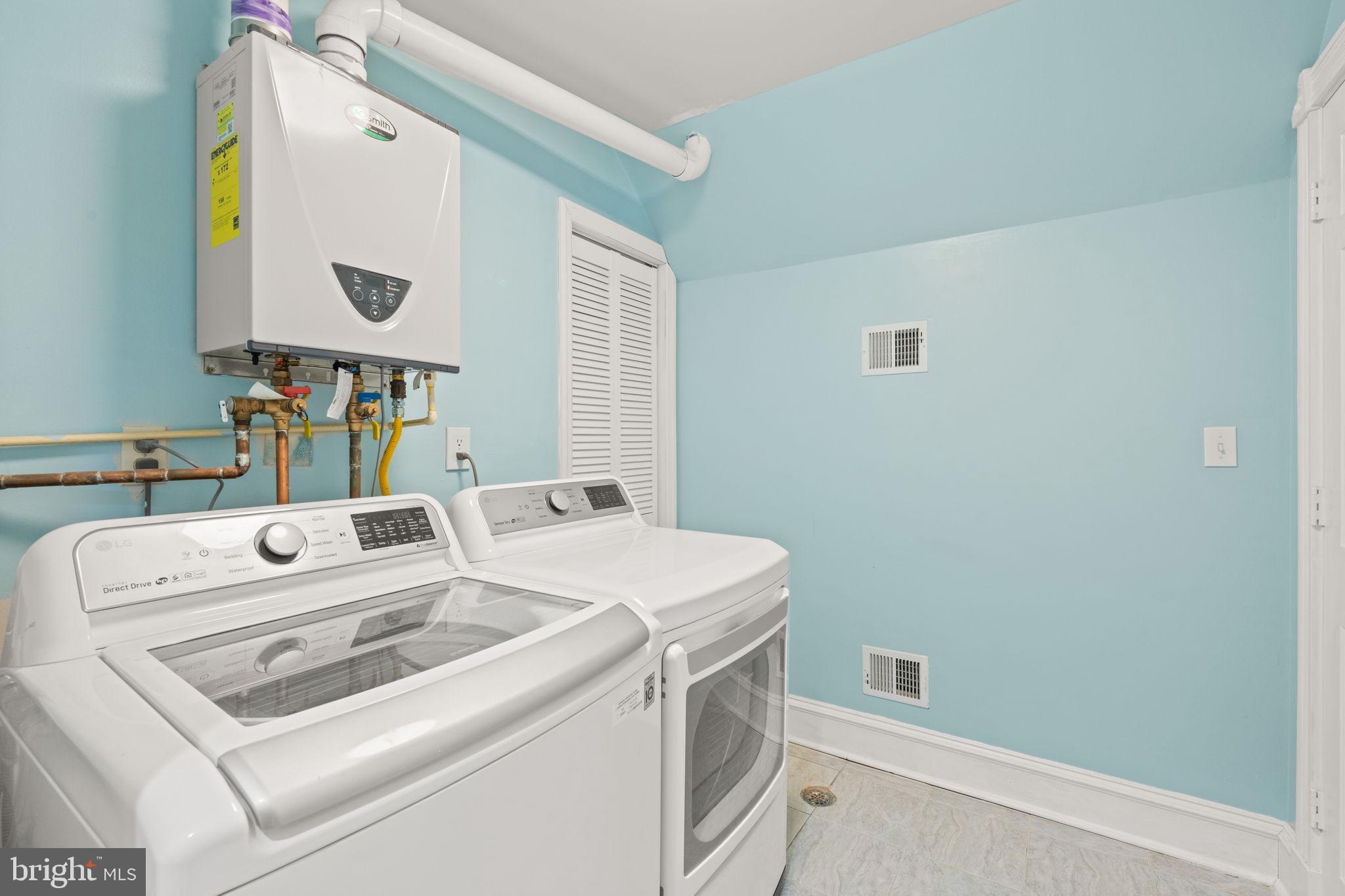 OLD TOWN GATEWAY - Residential