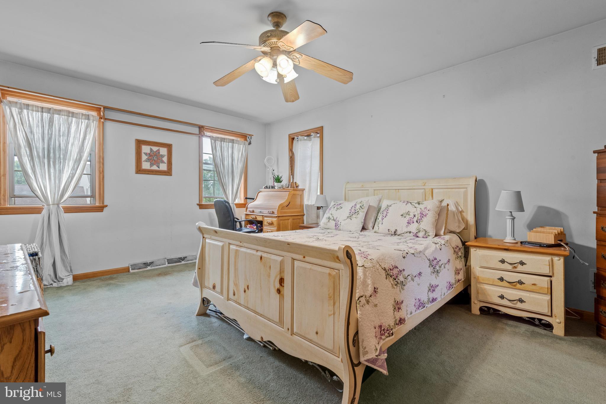 HAMLET AT BIRD-IN-HAND - Residential