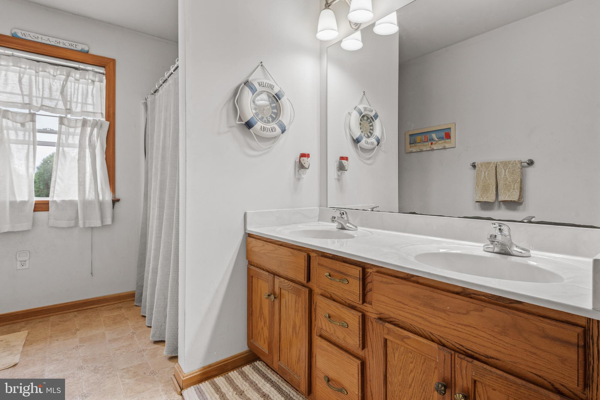 HAMLET AT BIRD-IN-HAND - Residential