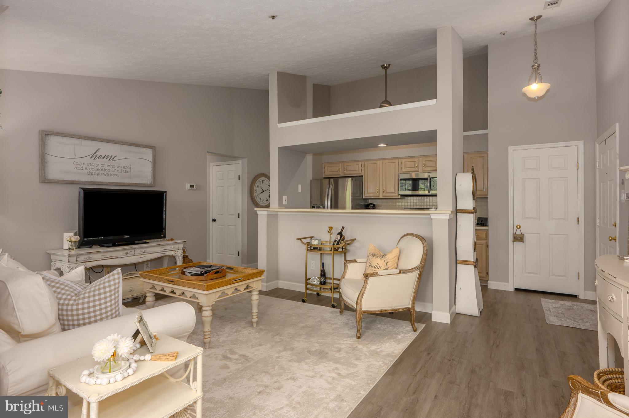 9105 LINCOLNSHIRE COURT J J