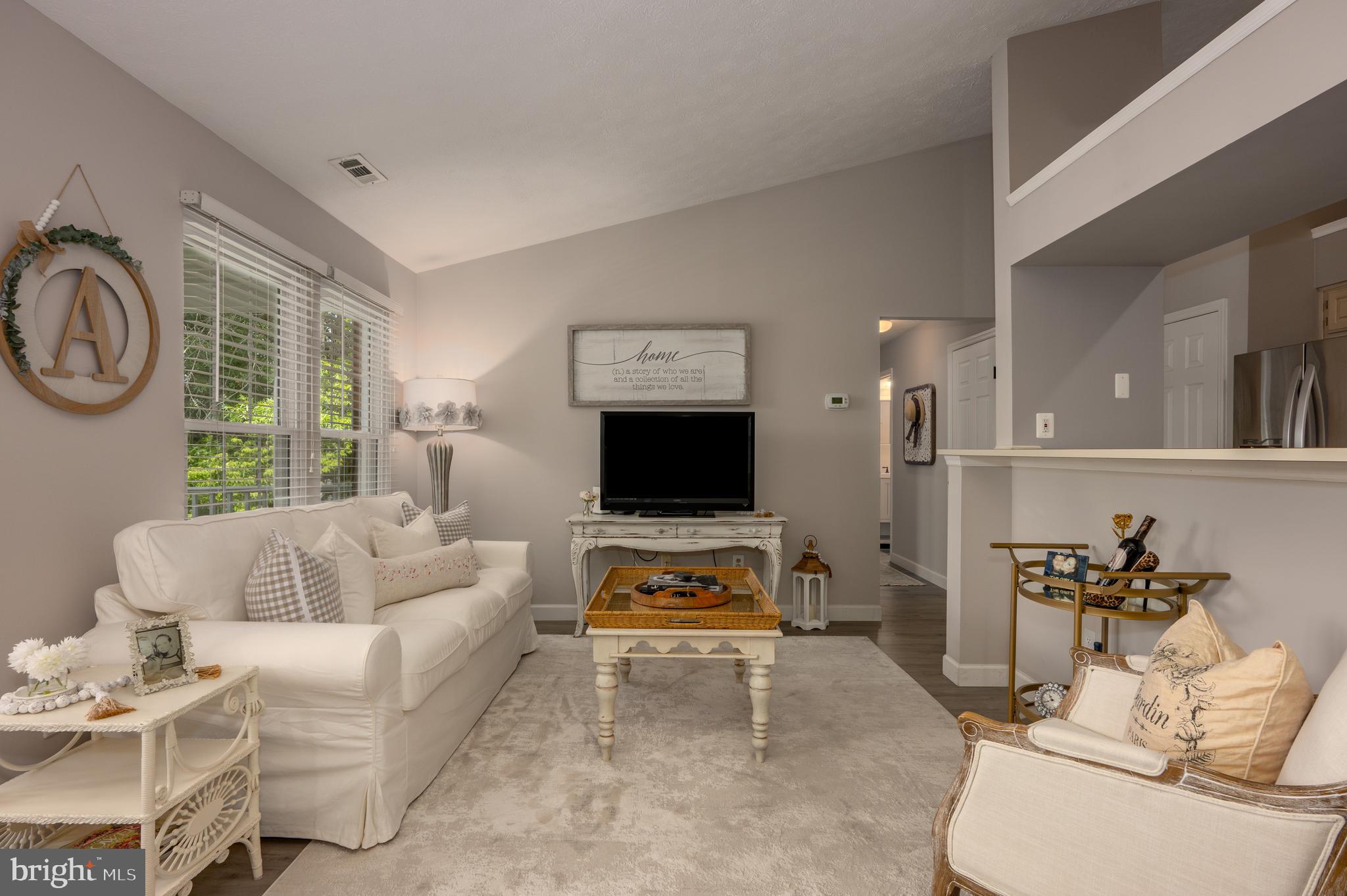 9105 LINCOLNSHIRE COURT J J