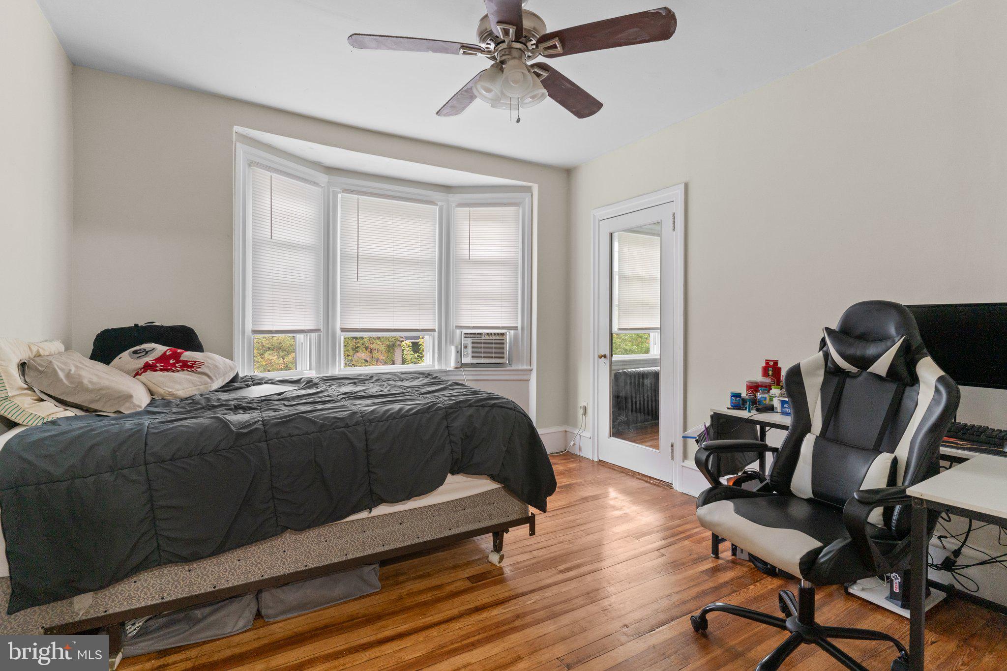 EAST OAK LANE - Residential