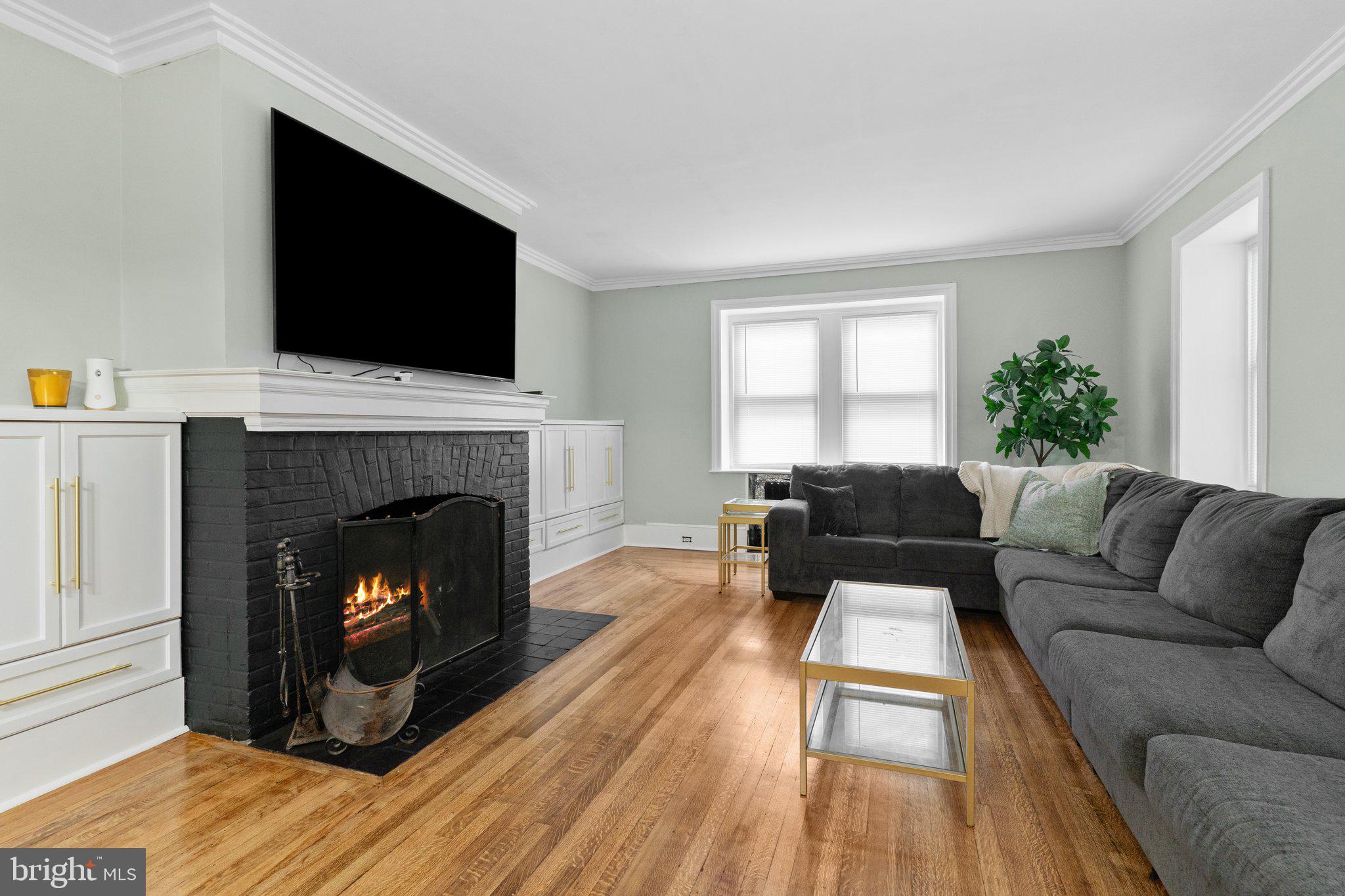 EAST OAK LANE - Residential