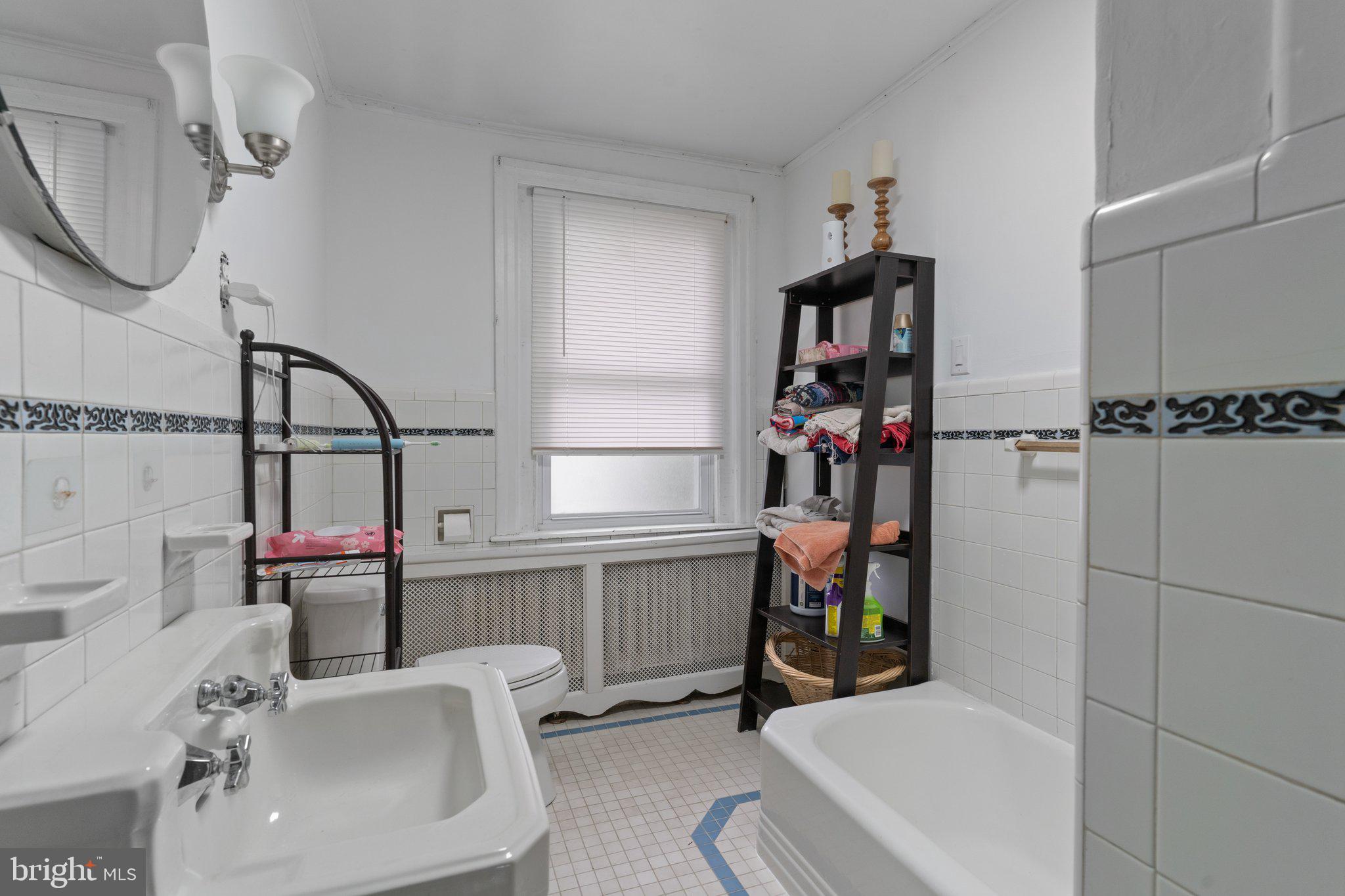 EAST OAK LANE - Residential