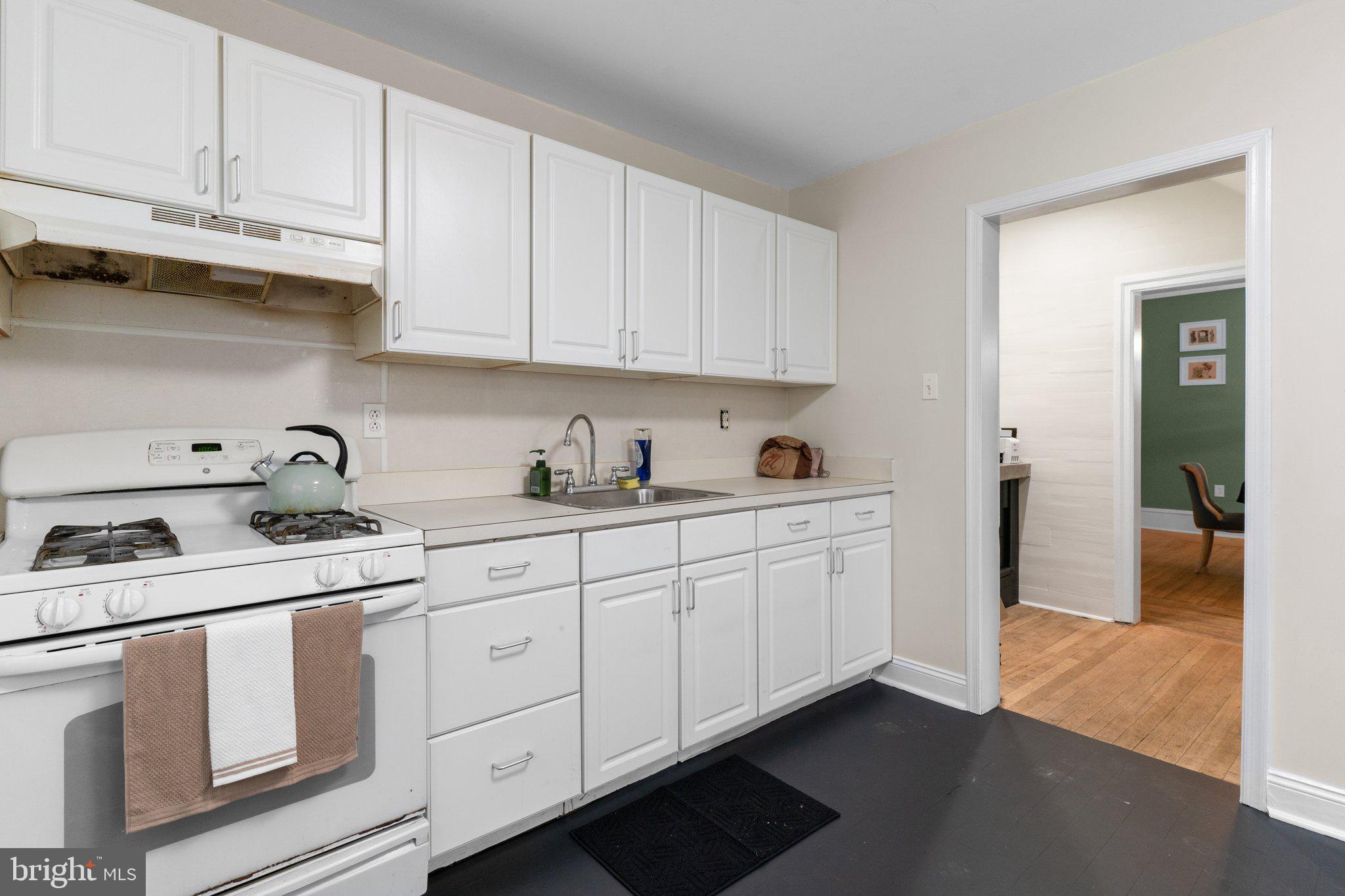 EAST OAK LANE - Residential