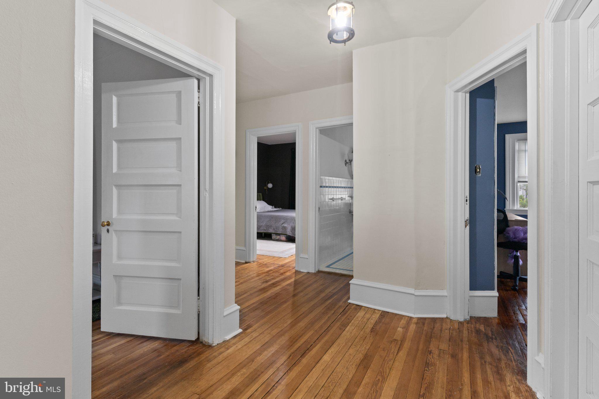 EAST OAK LANE - Residential