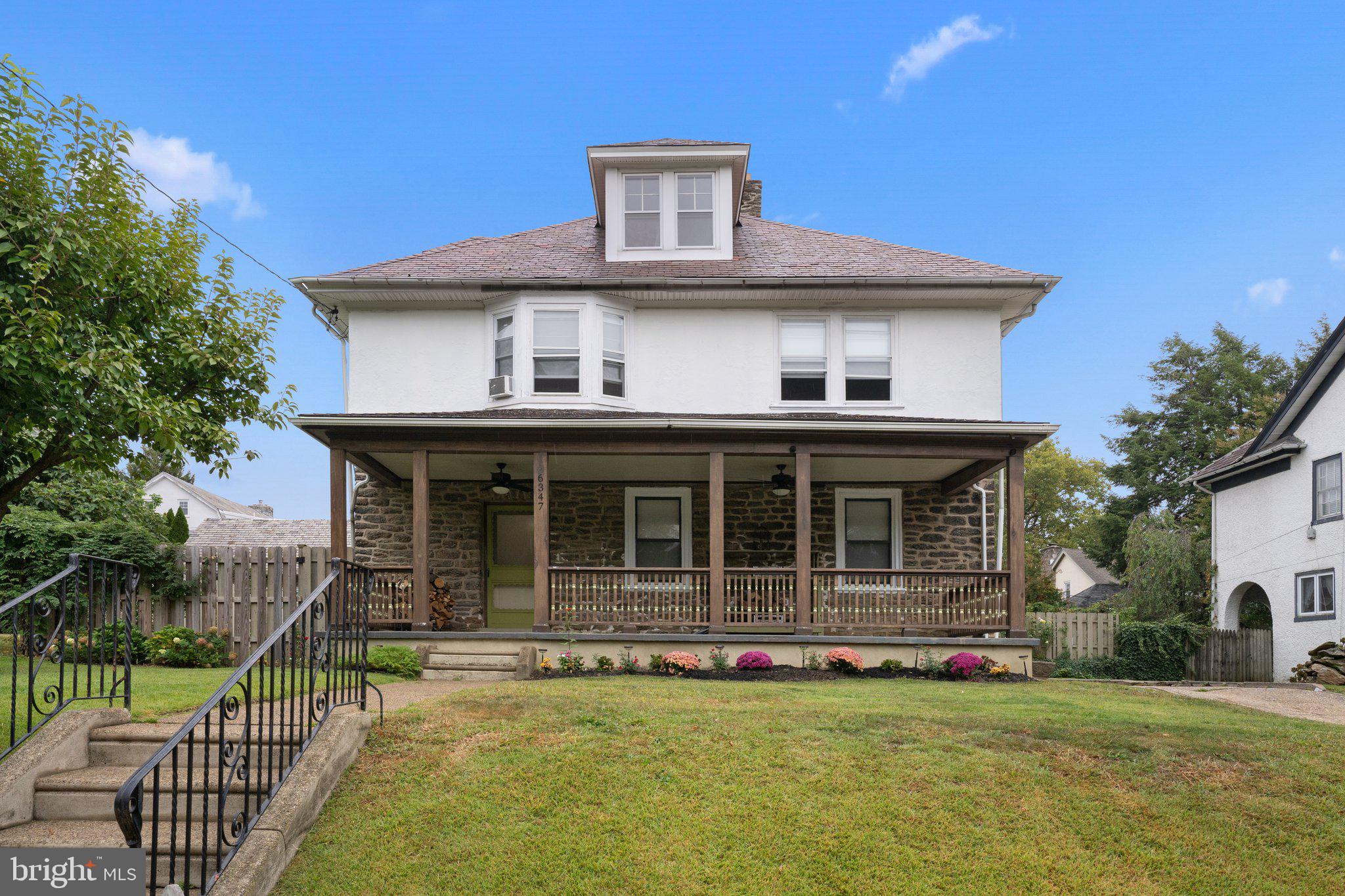 EAST OAK LANE - Residential