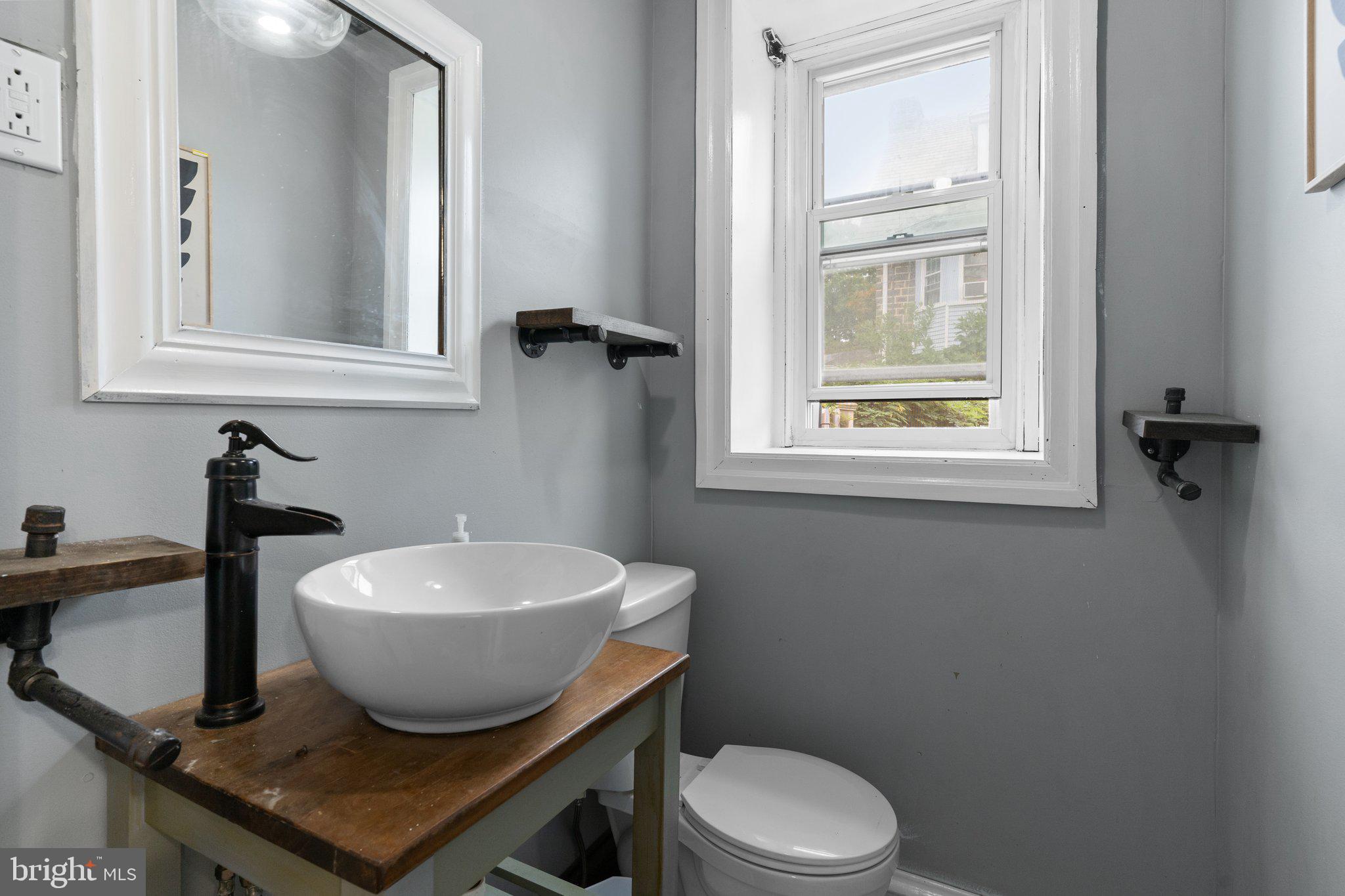 EAST OAK LANE - Residential