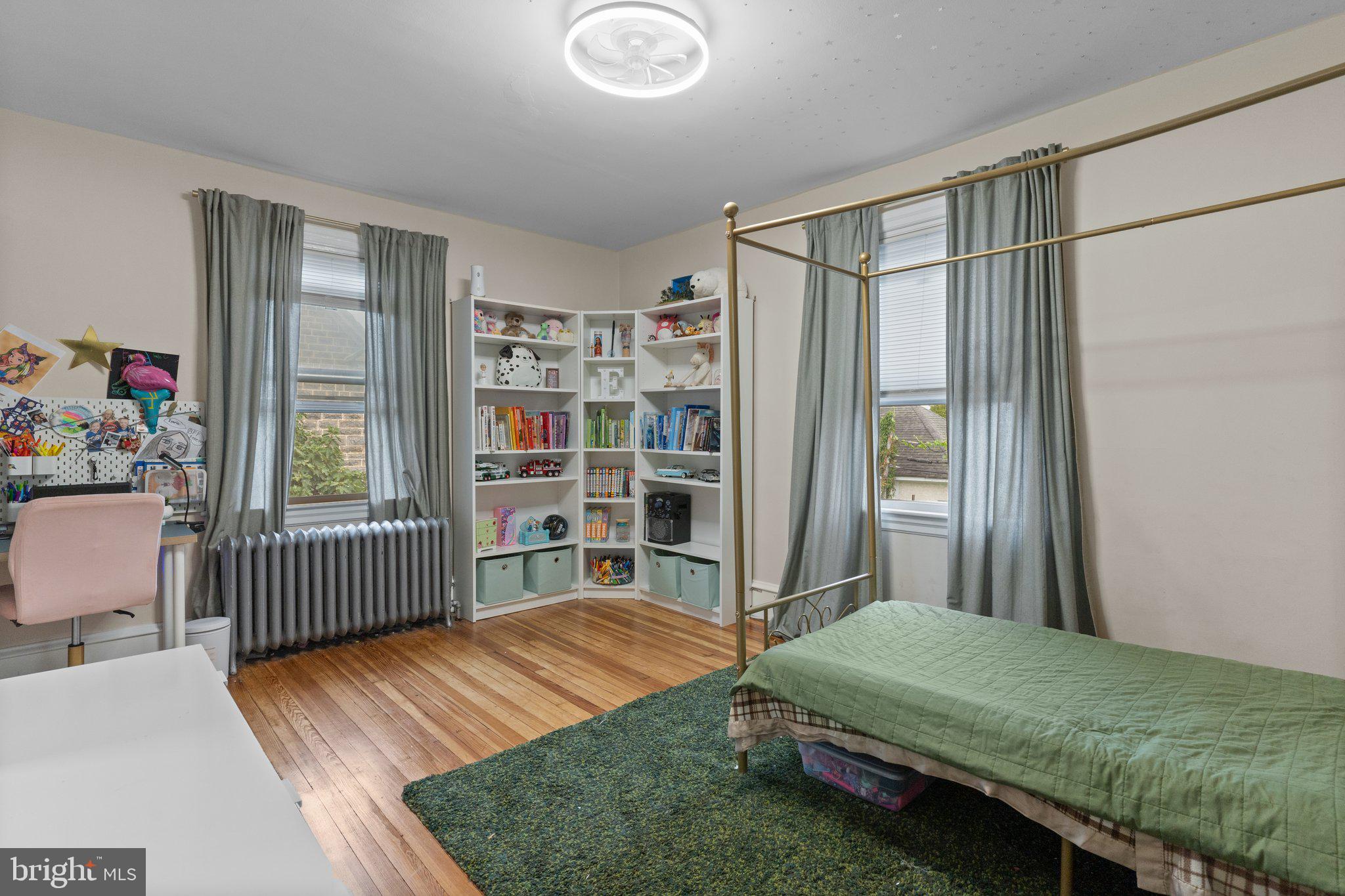 EAST OAK LANE - Residential