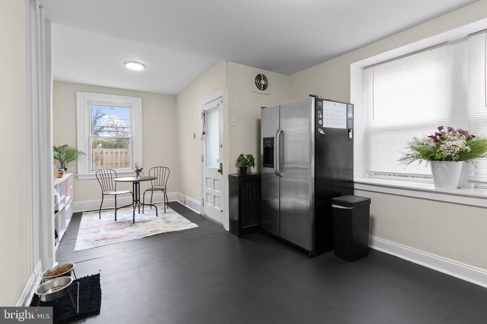 EAST OAK LANE - Residential