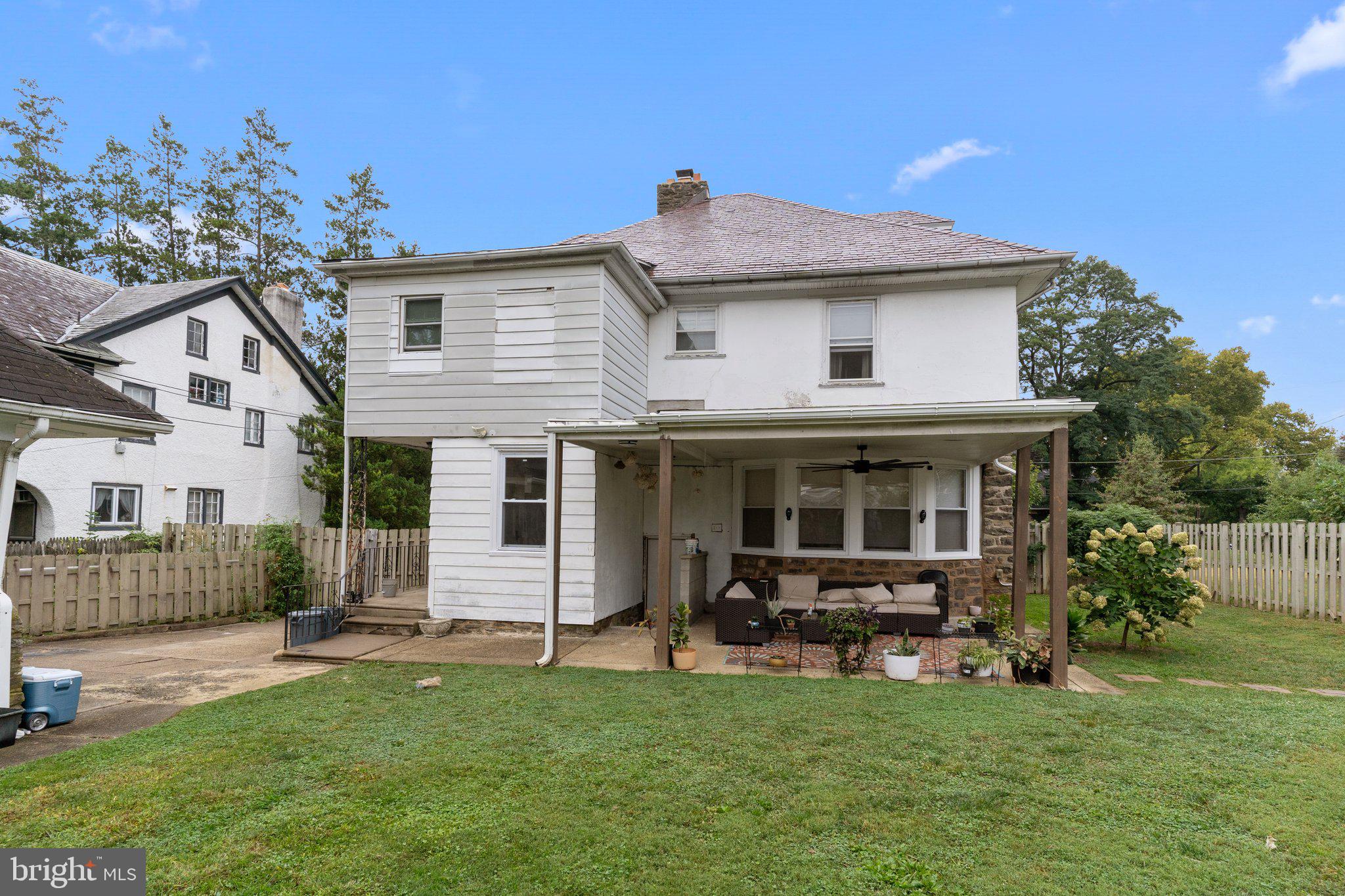 EAST OAK LANE - Residential