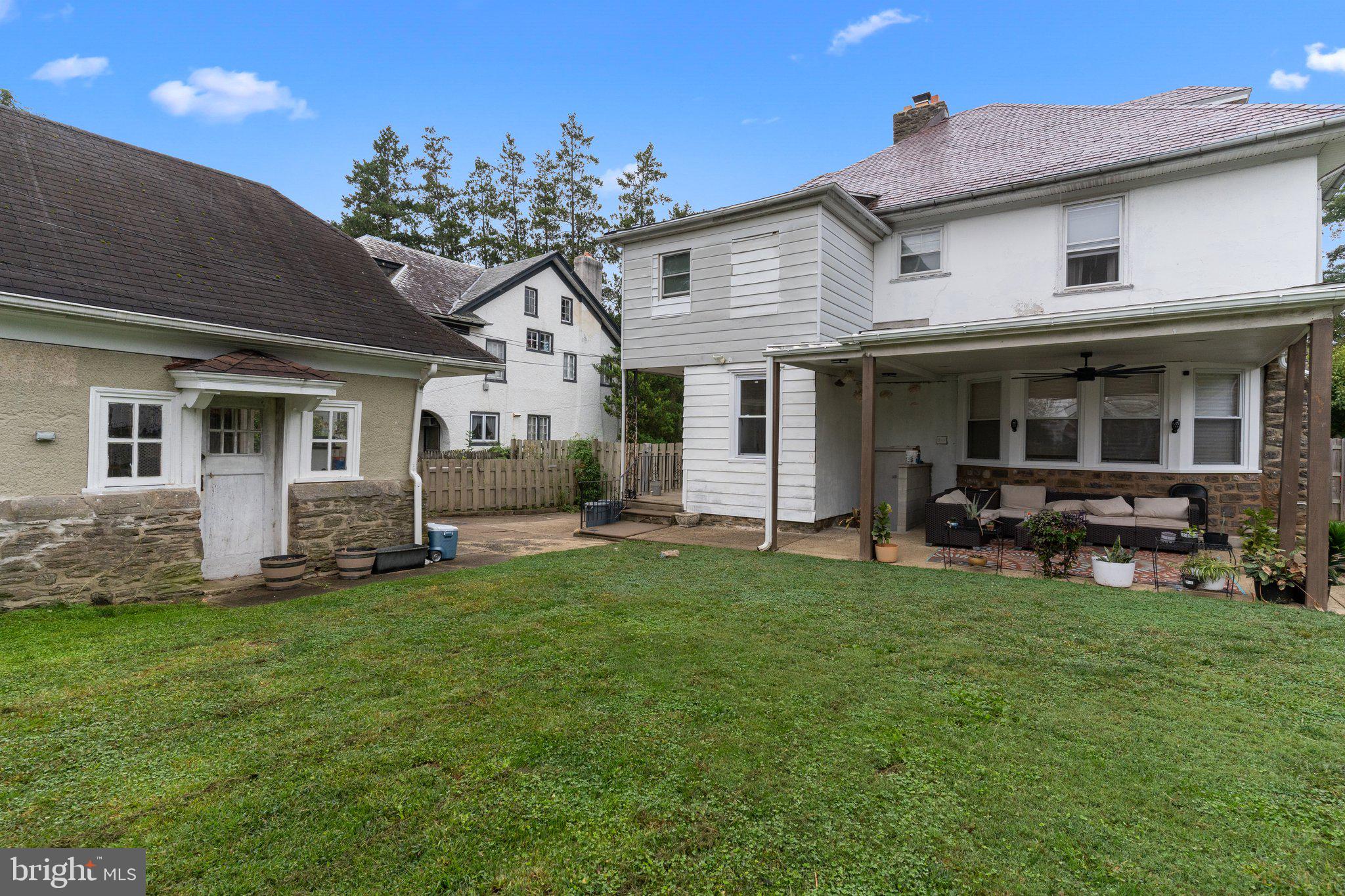 EAST OAK LANE - Residential