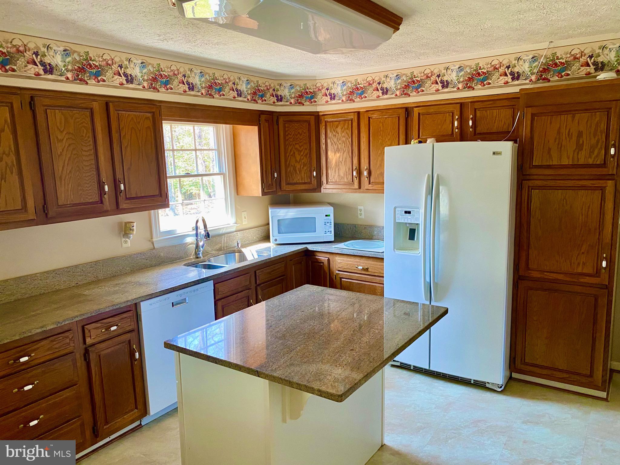 AMBERLEIGH FARMS - Residential