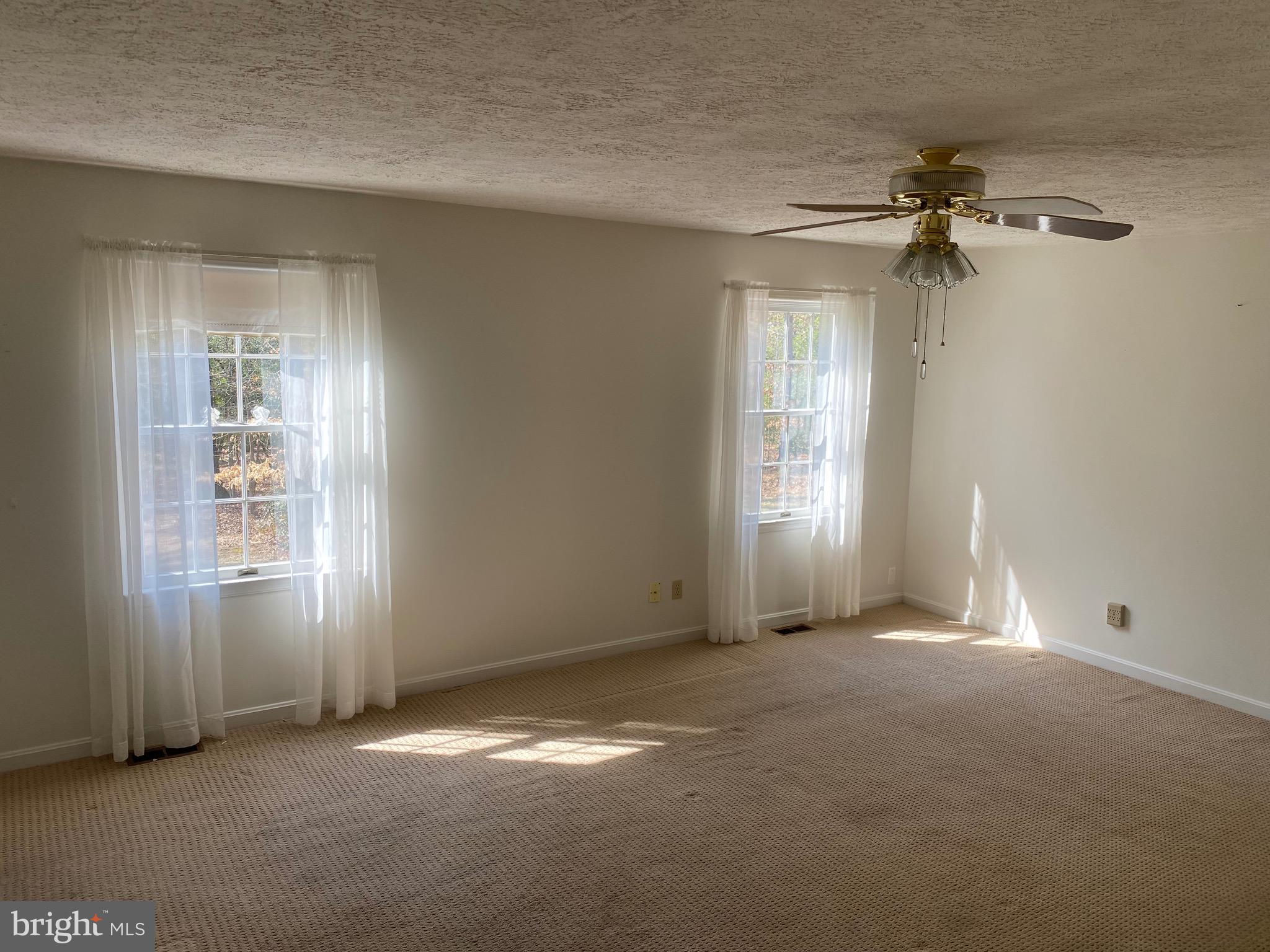 AMBERLEIGH FARMS - Residential