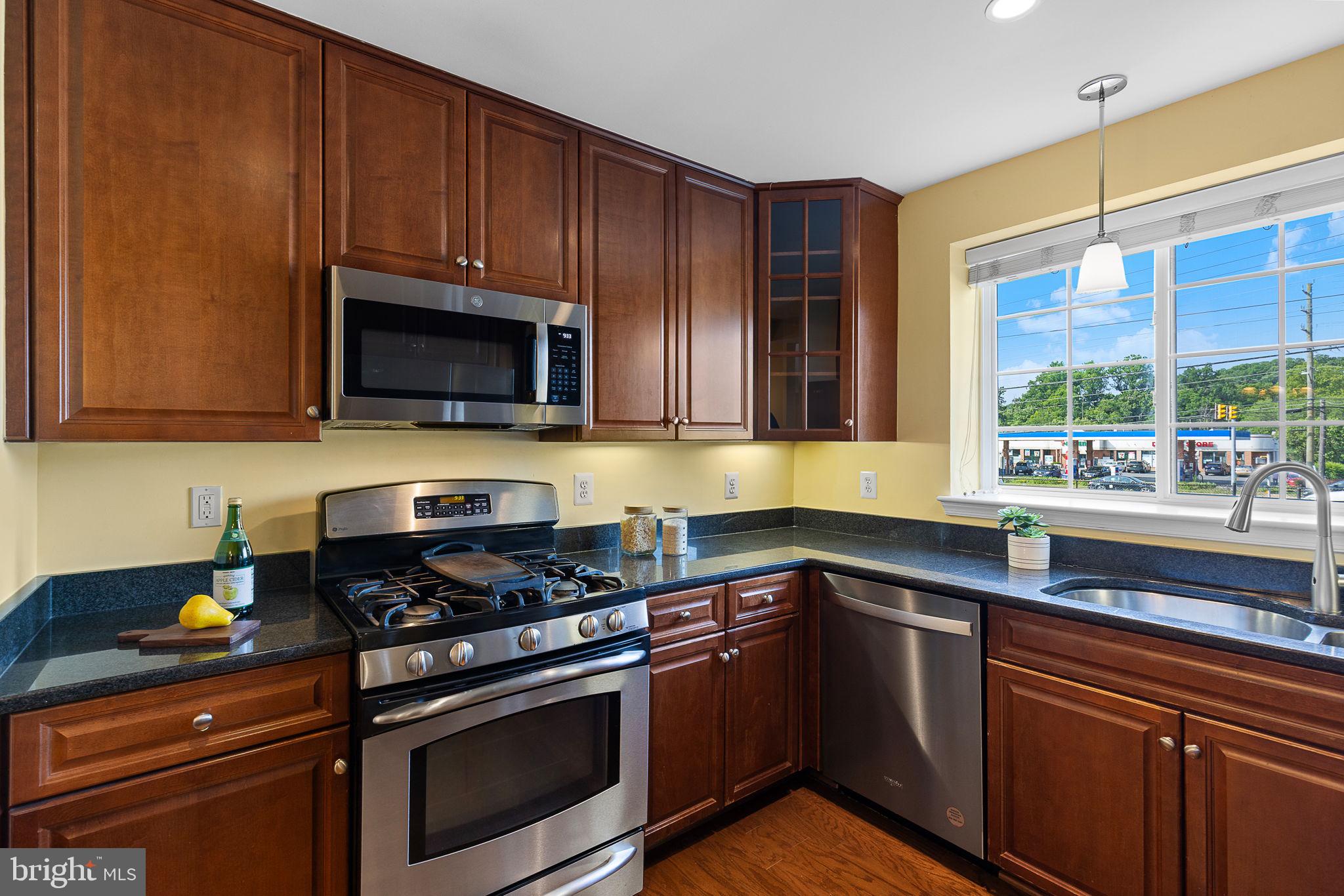 WEST VILLAGE OF SHIRLINGTON - Residential