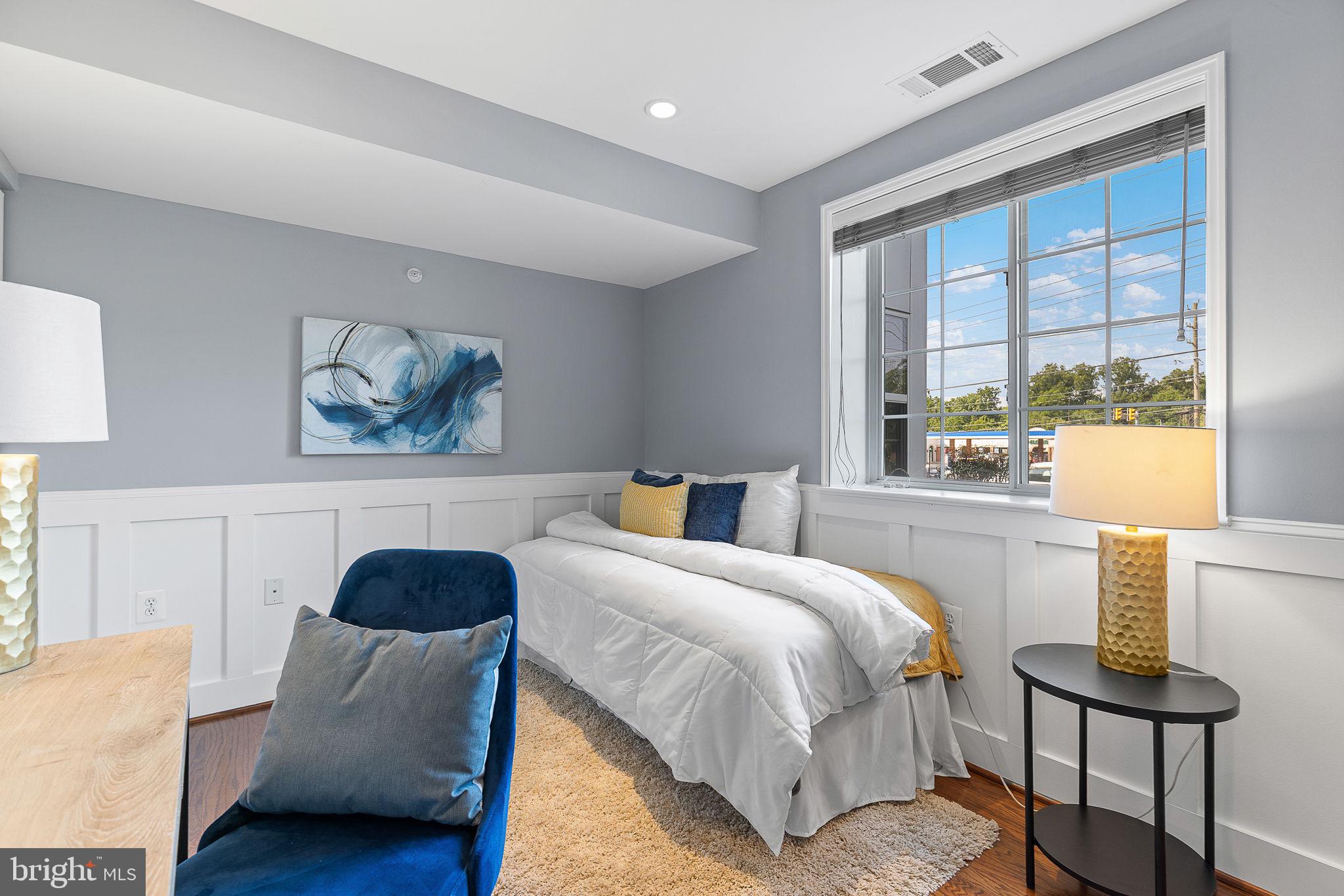 WEST VILLAGE OF SHIRLINGTON - Residential