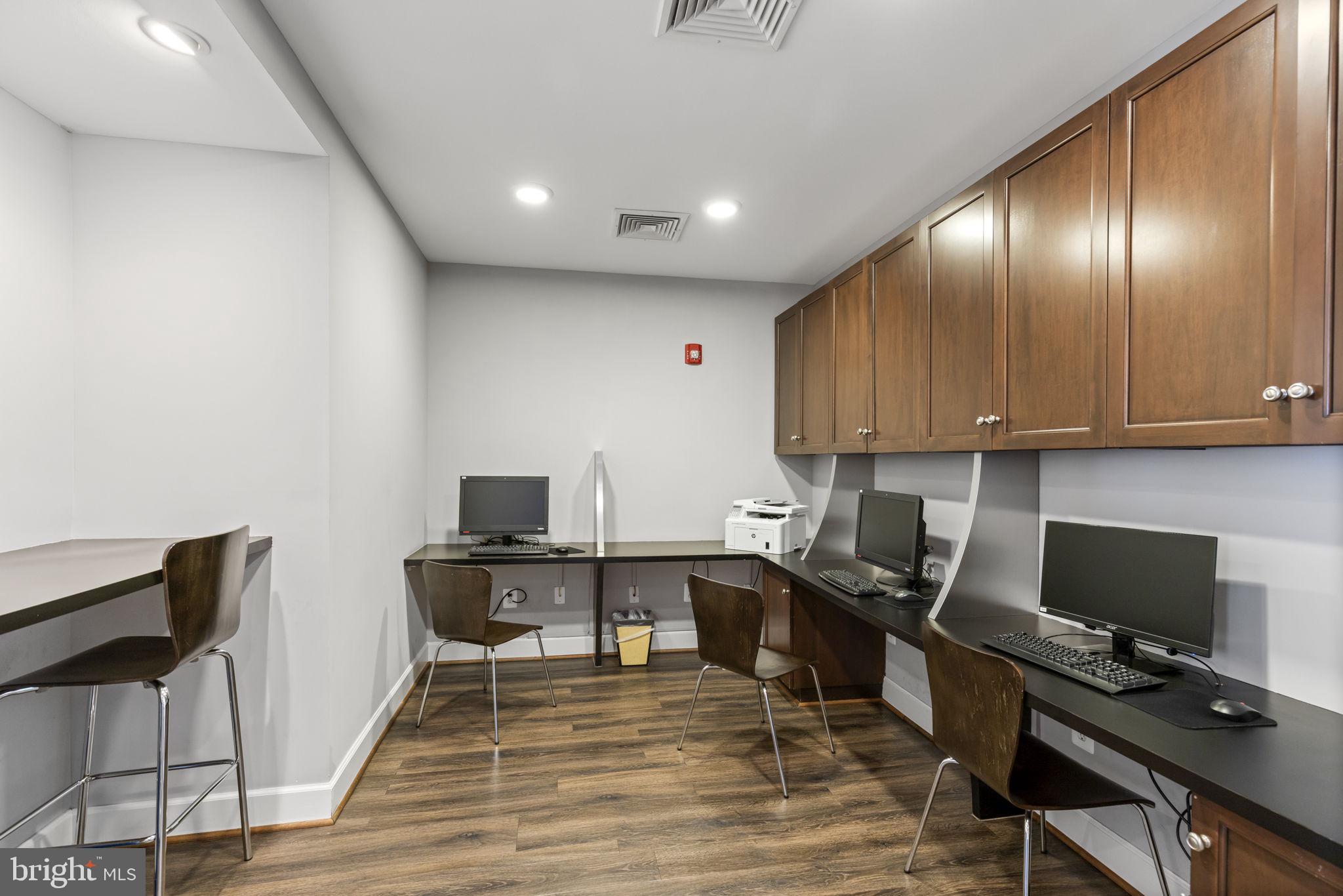 WEST VILLAGE OF SHIRLINGTON - Residential