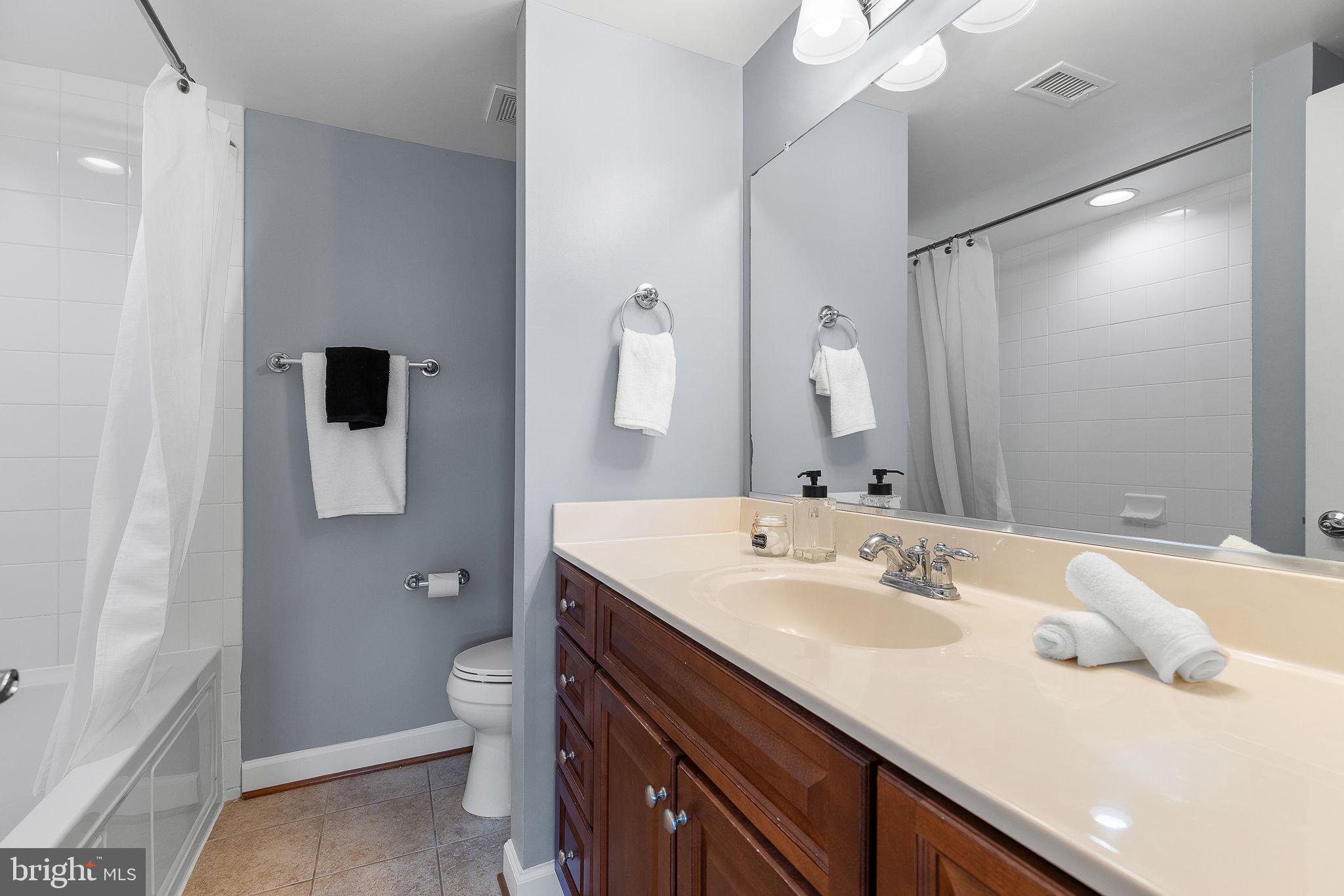 WEST VILLAGE OF SHIRLINGTON - Residential