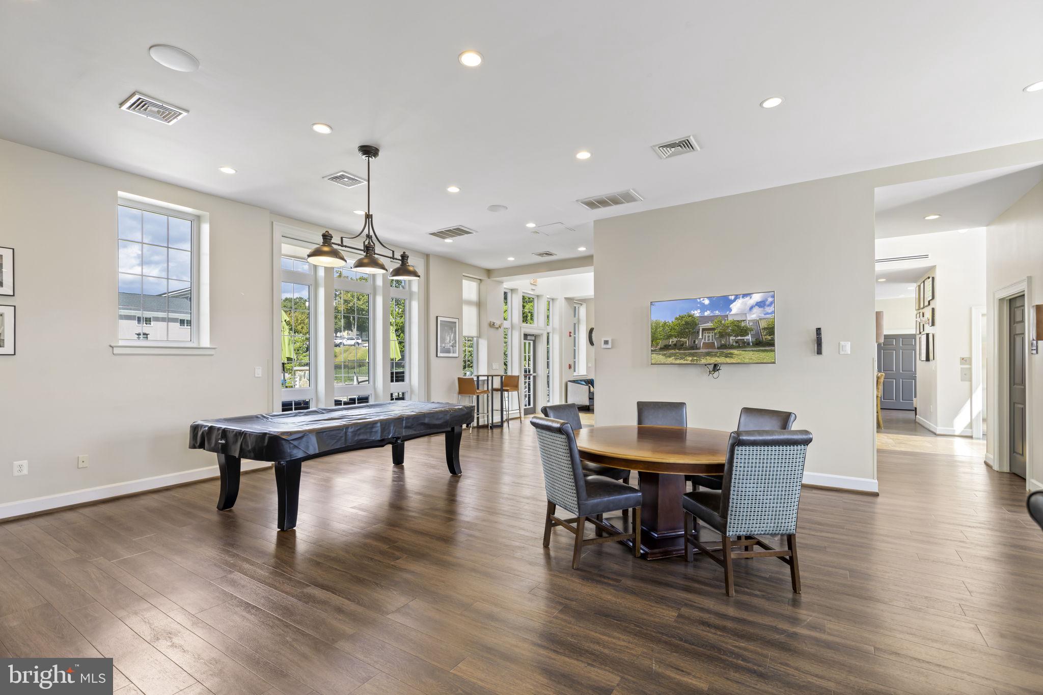 WEST VILLAGE OF SHIRLINGTON - Residential