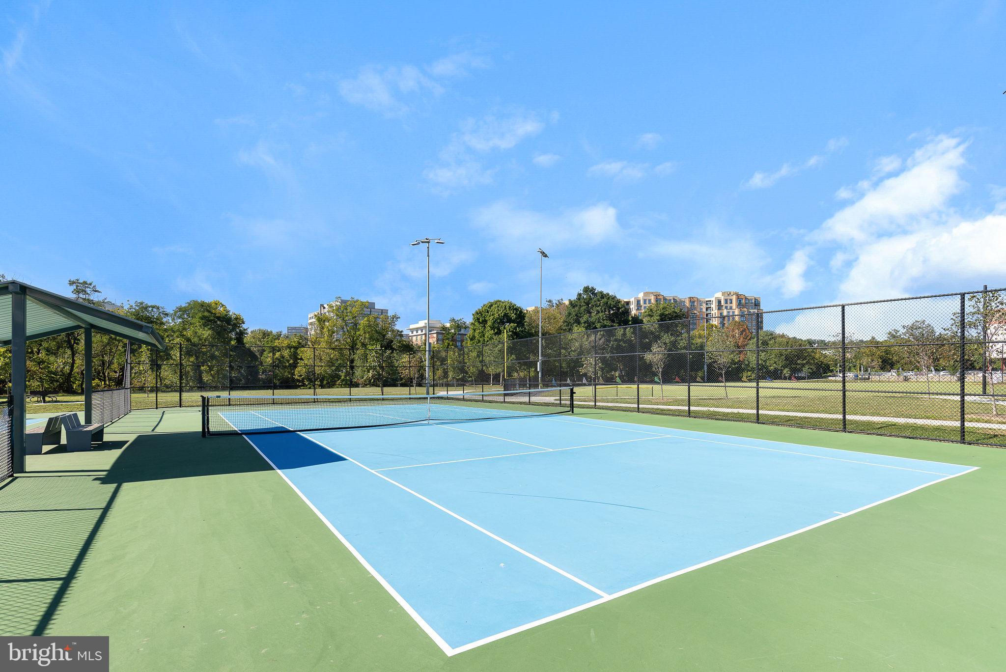 WEST VILLAGE OF SHIRLINGTON - Residential