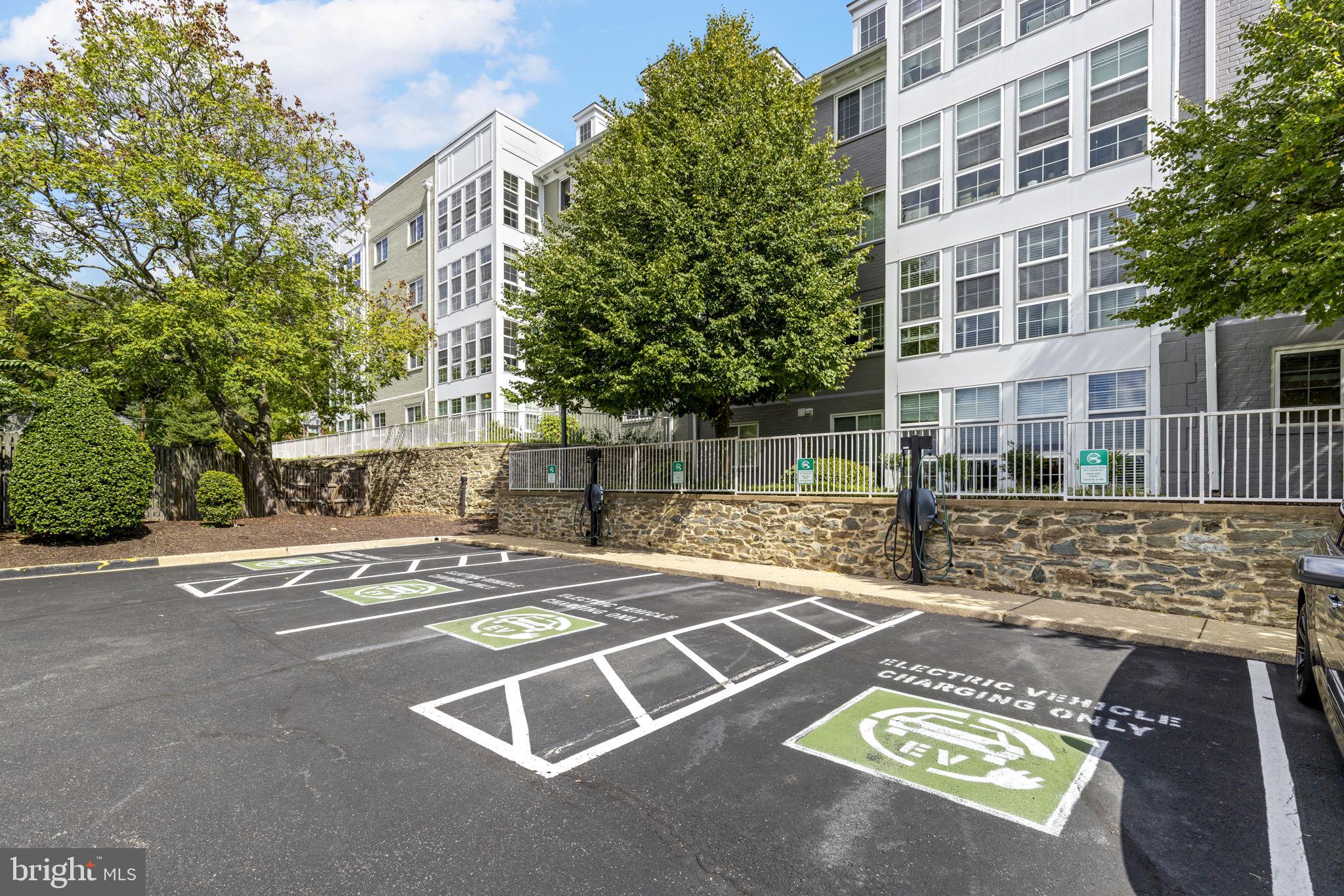 WEST VILLAGE OF SHIRLINGTON - Residential