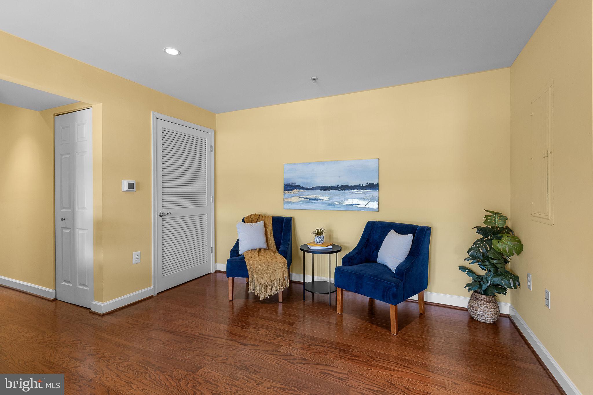 WEST VILLAGE OF SHIRLINGTON - Residential