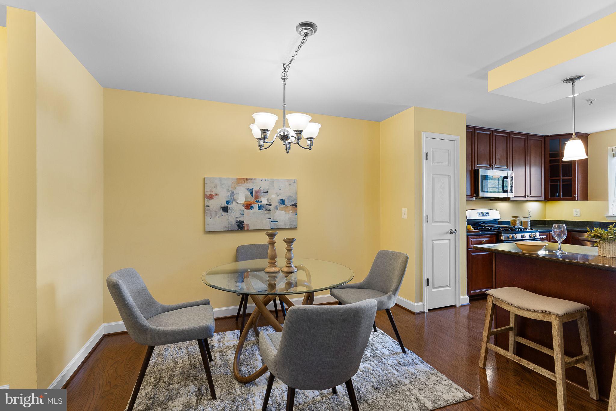 WEST VILLAGE OF SHIRLINGTON - Residential