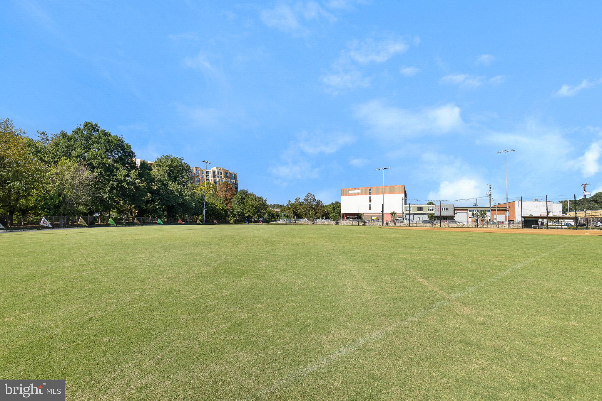 WEST VILLAGE OF SHIRLINGTON - Residential