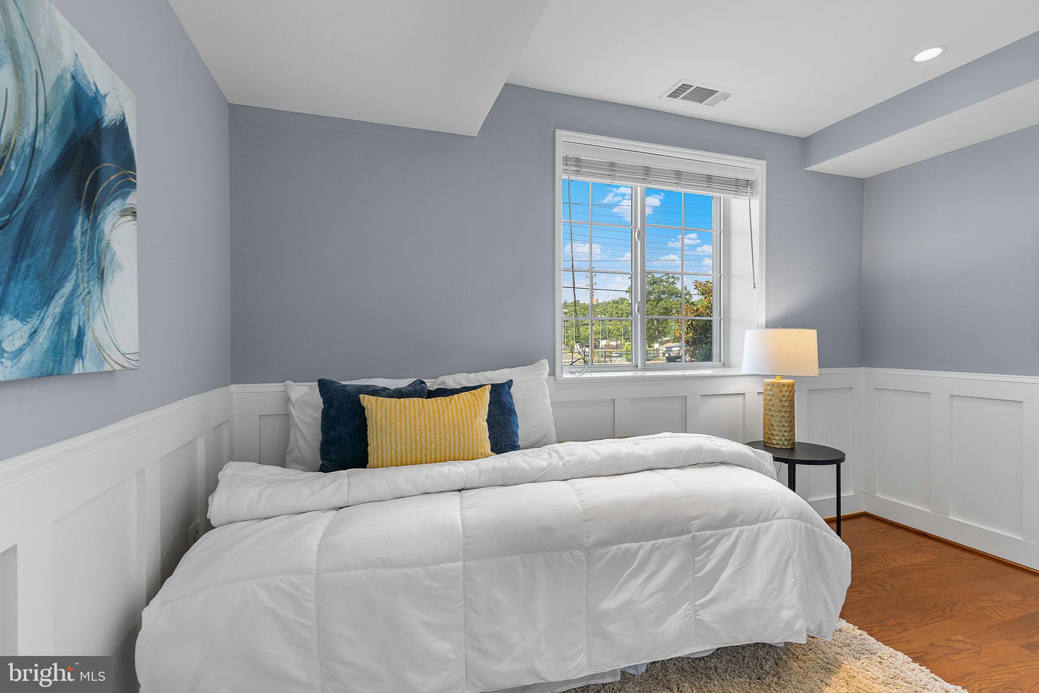 WEST VILLAGE OF SHIRLINGTON - Residential